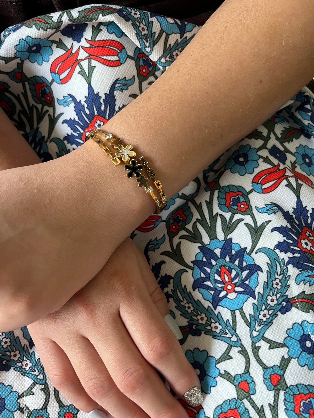 Stainless Steel Bracelet with Water Splash Ornament - SCBR2N1 - BUJIX