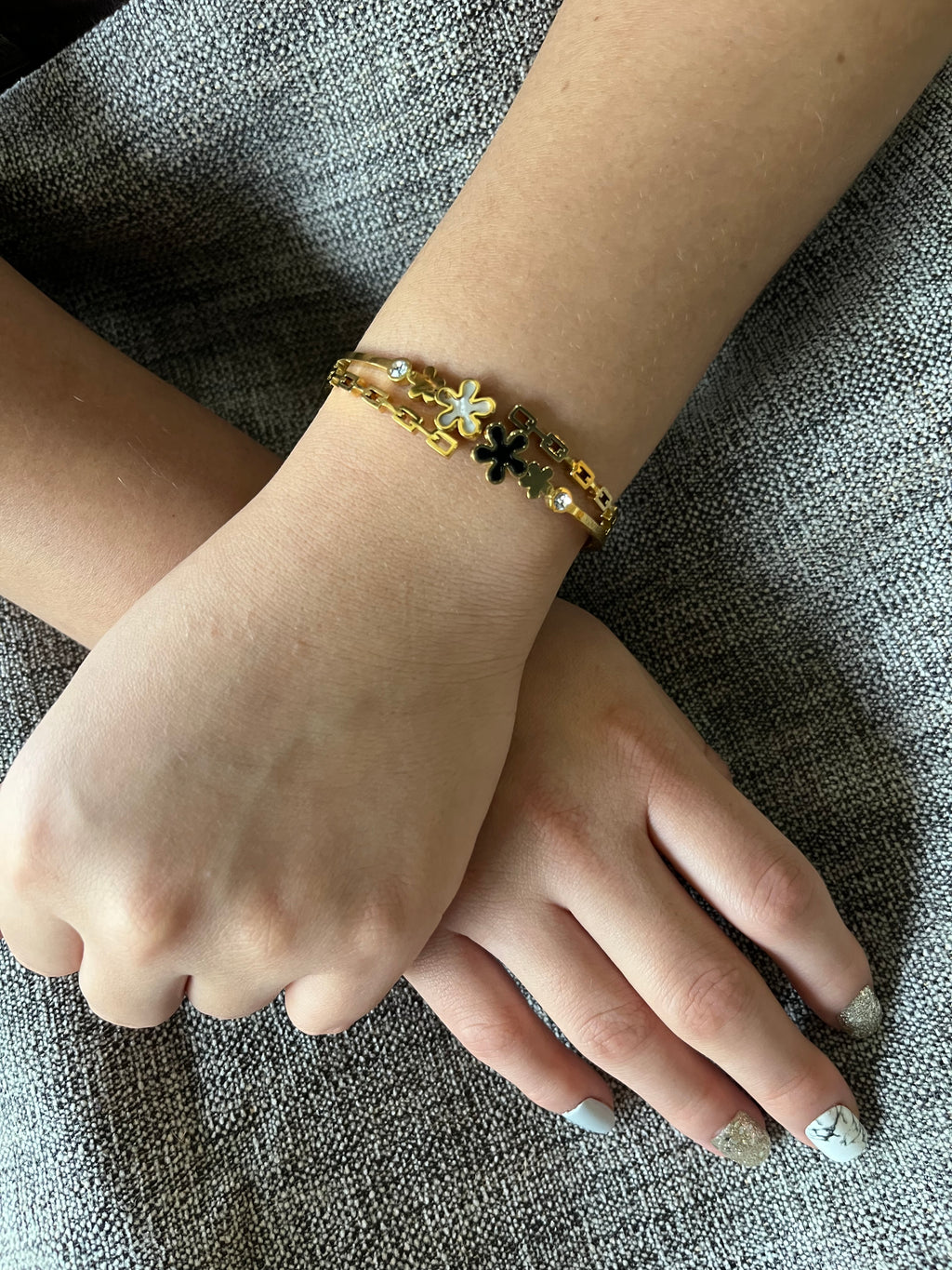 Stainless Steel Bracelet with Water Splash Ornament - SCBR2N1 - BUJIX