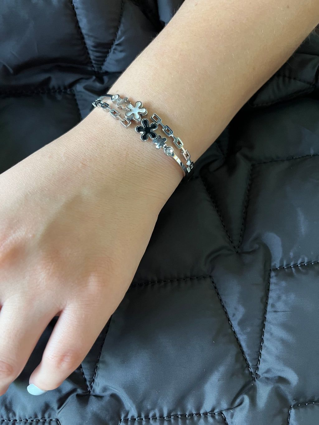 Stainless Steel Bracelet with Water Splash Ornament - SCBR2N1 - BUJIX