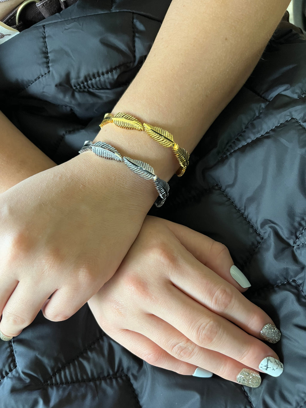 Stainless Steel Leaf Bracelet - SCBR2N6 - BUJIX