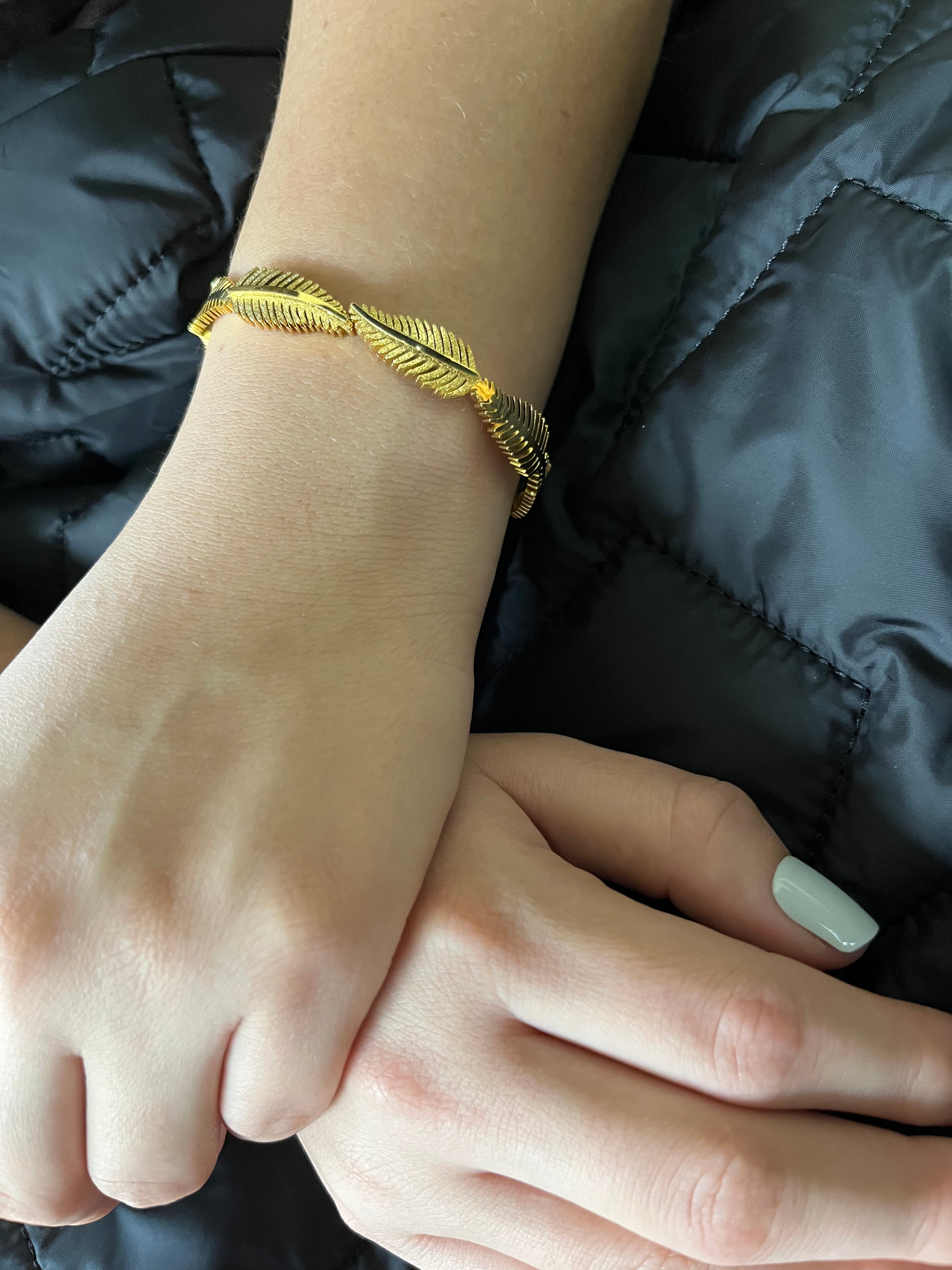 Stainless Steel Leaf Bracelet - SCBR2N6 - BUJIX