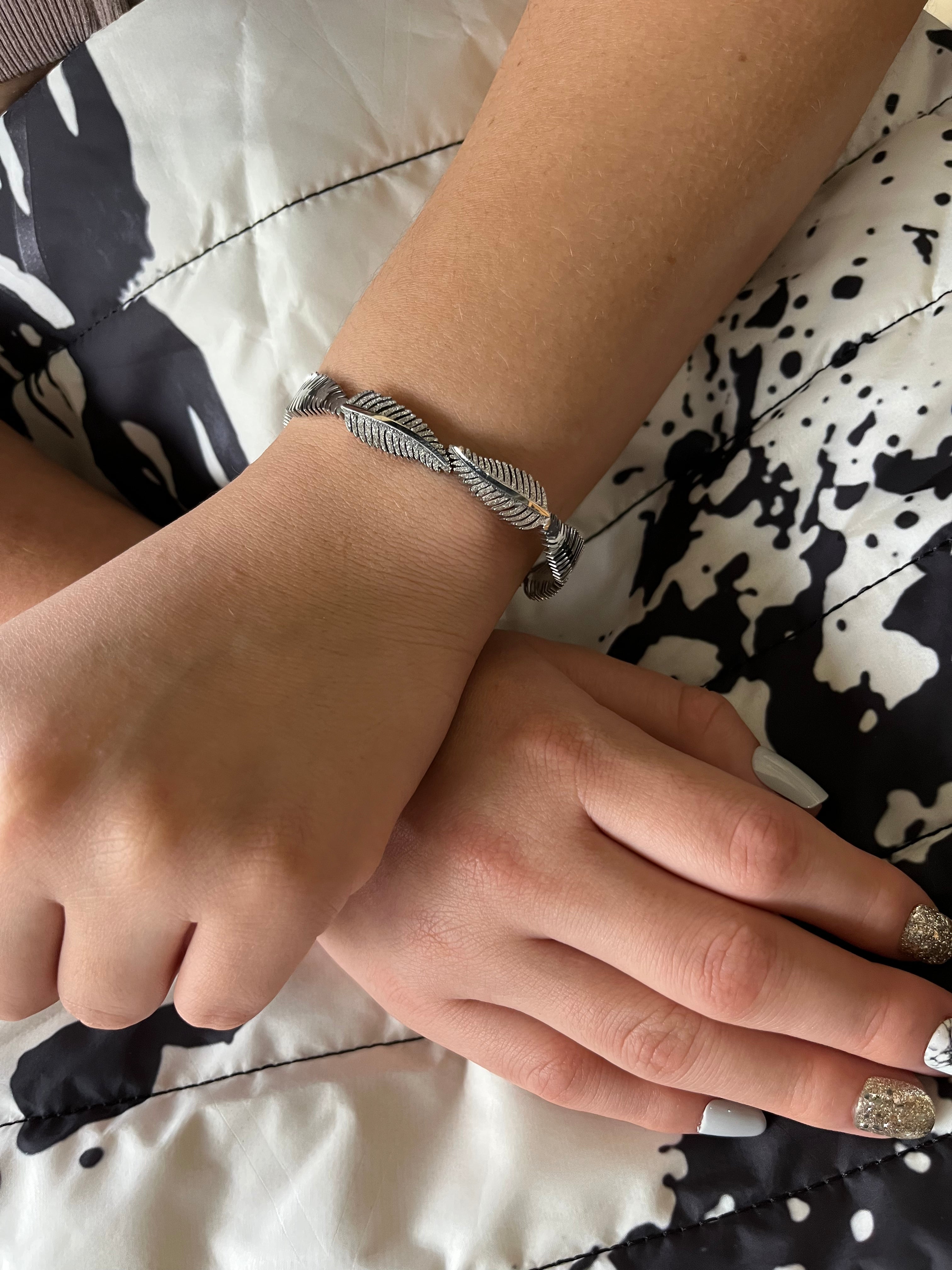 Stainless Steel Leaf Bracelet - SCBR2N6 - BUJIX