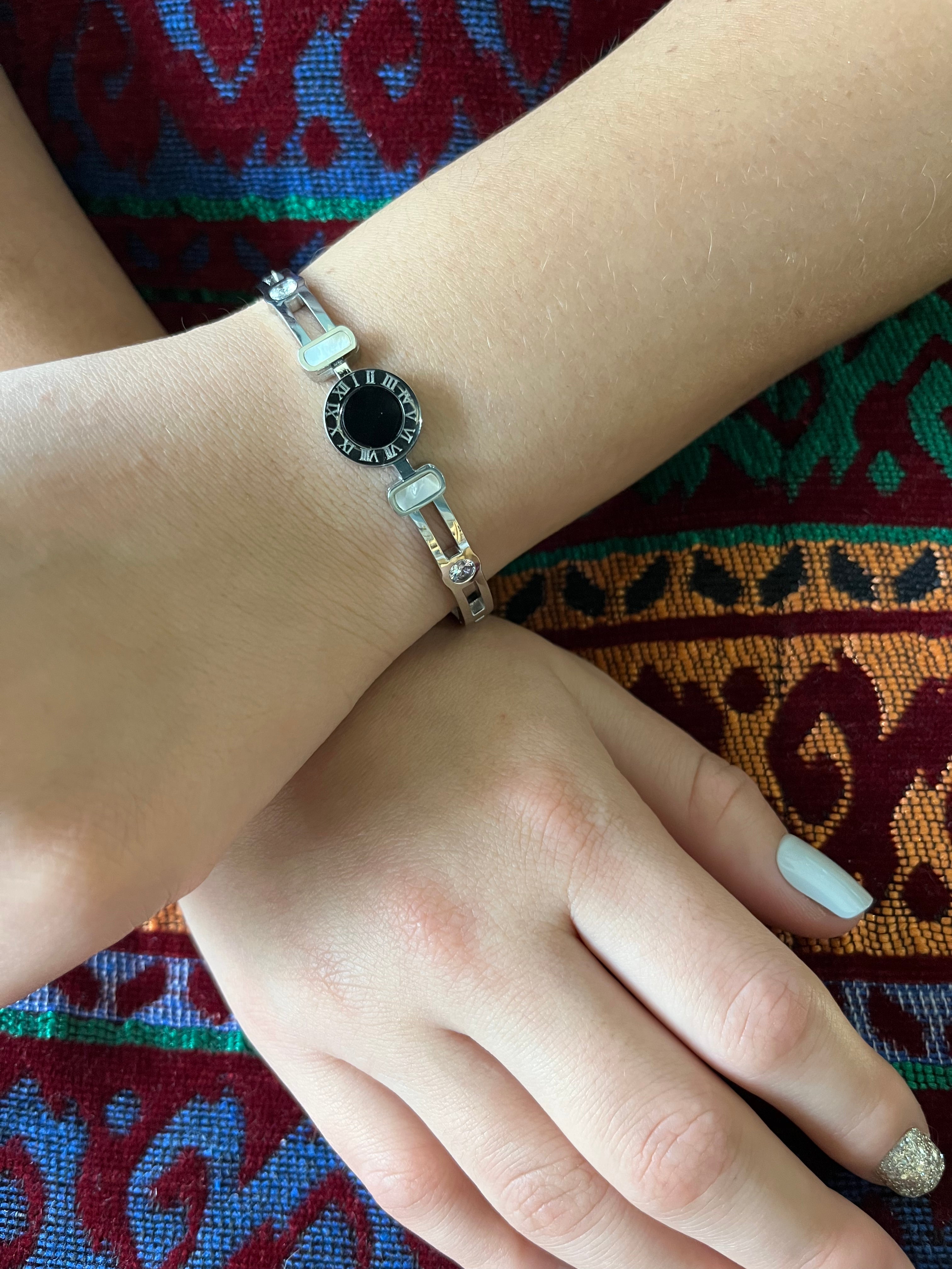 Stainless Steel Bracelet with Roman Numerals - SCBR2N9 - BUJIX