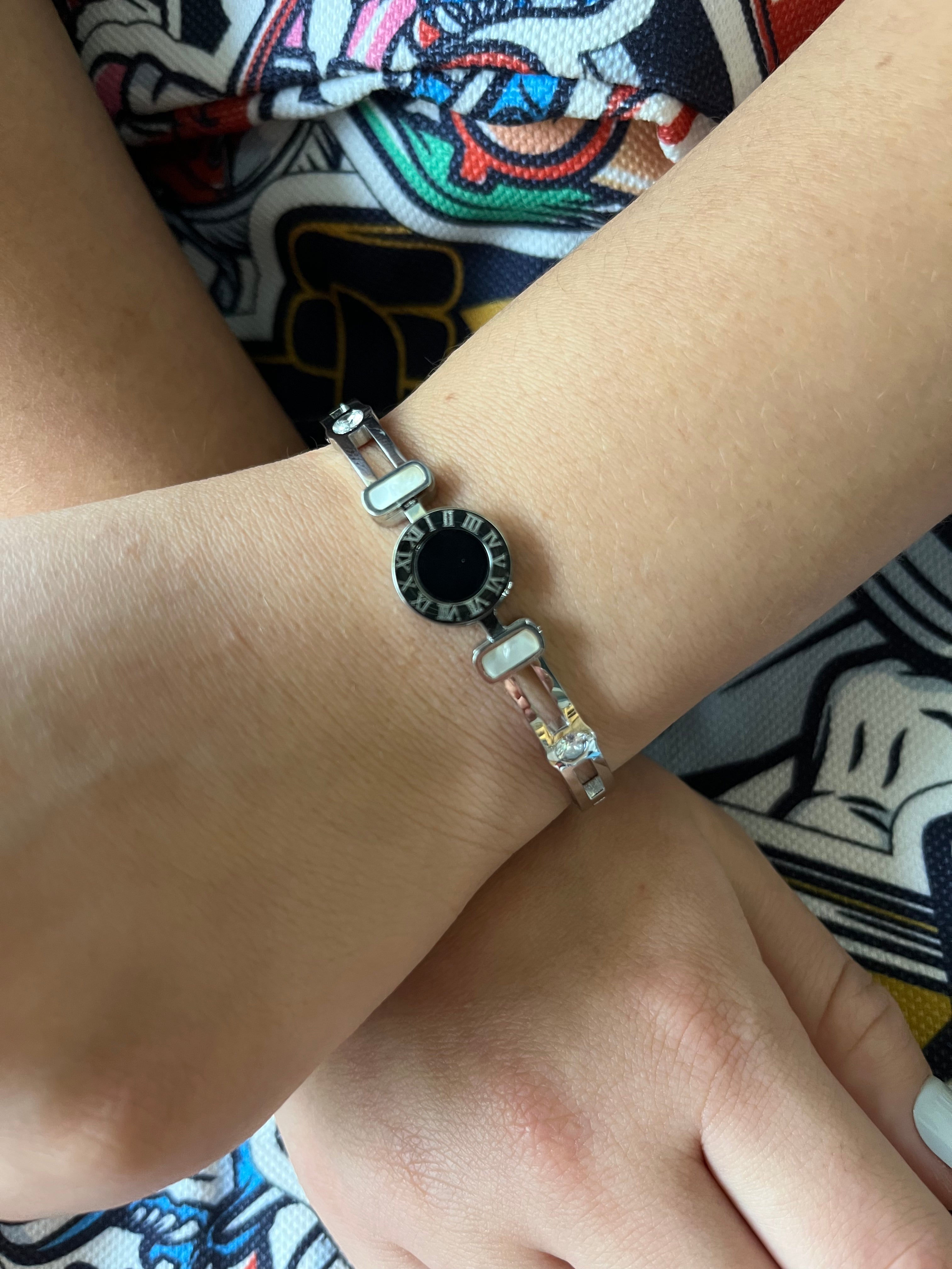 Stainless Steel Bracelet with Roman Numerals - SCBR2N9 - BUJIX