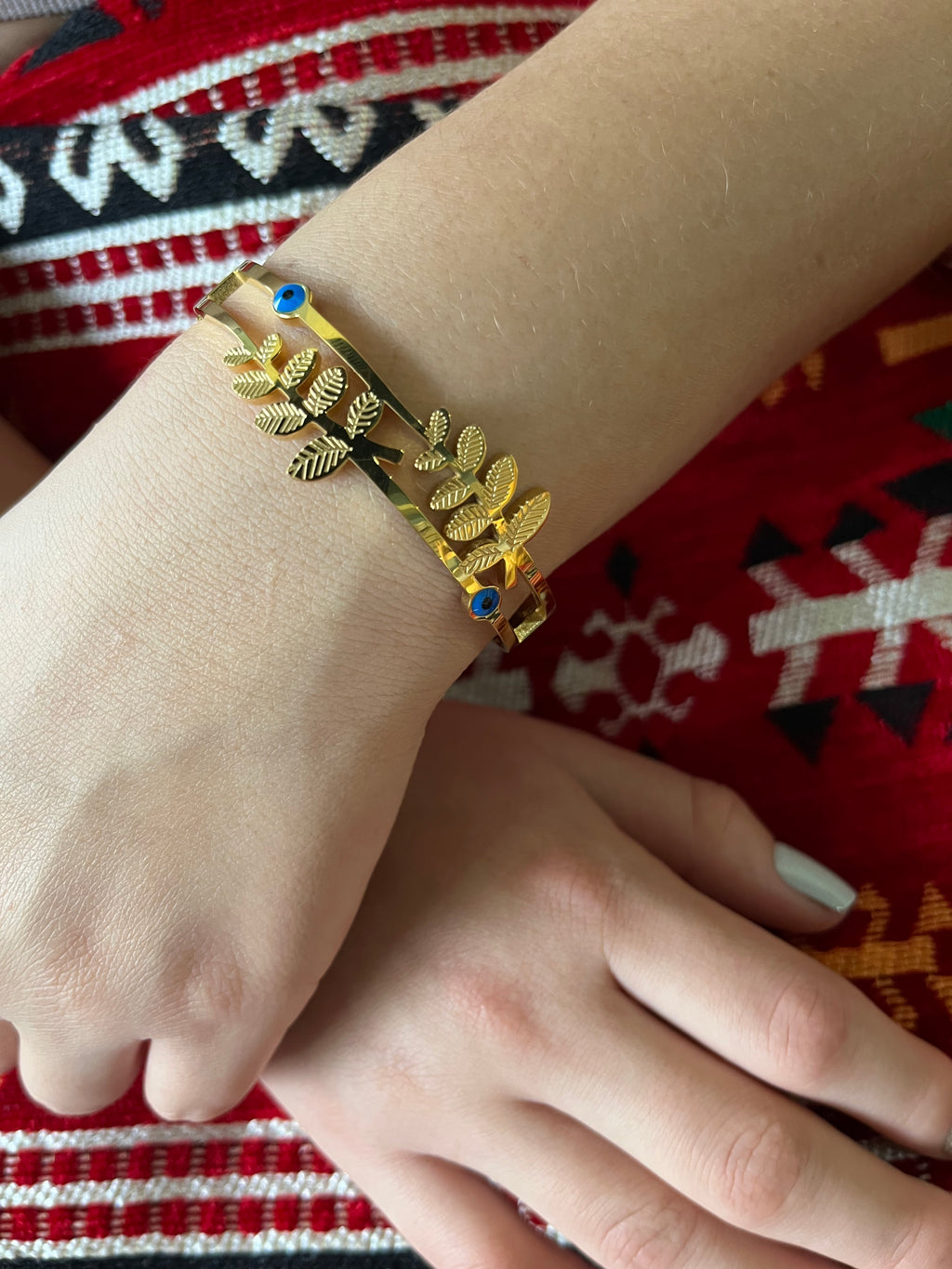 Stainless Steel Leaf Bracelet - SCBR2N11 - BUJIX