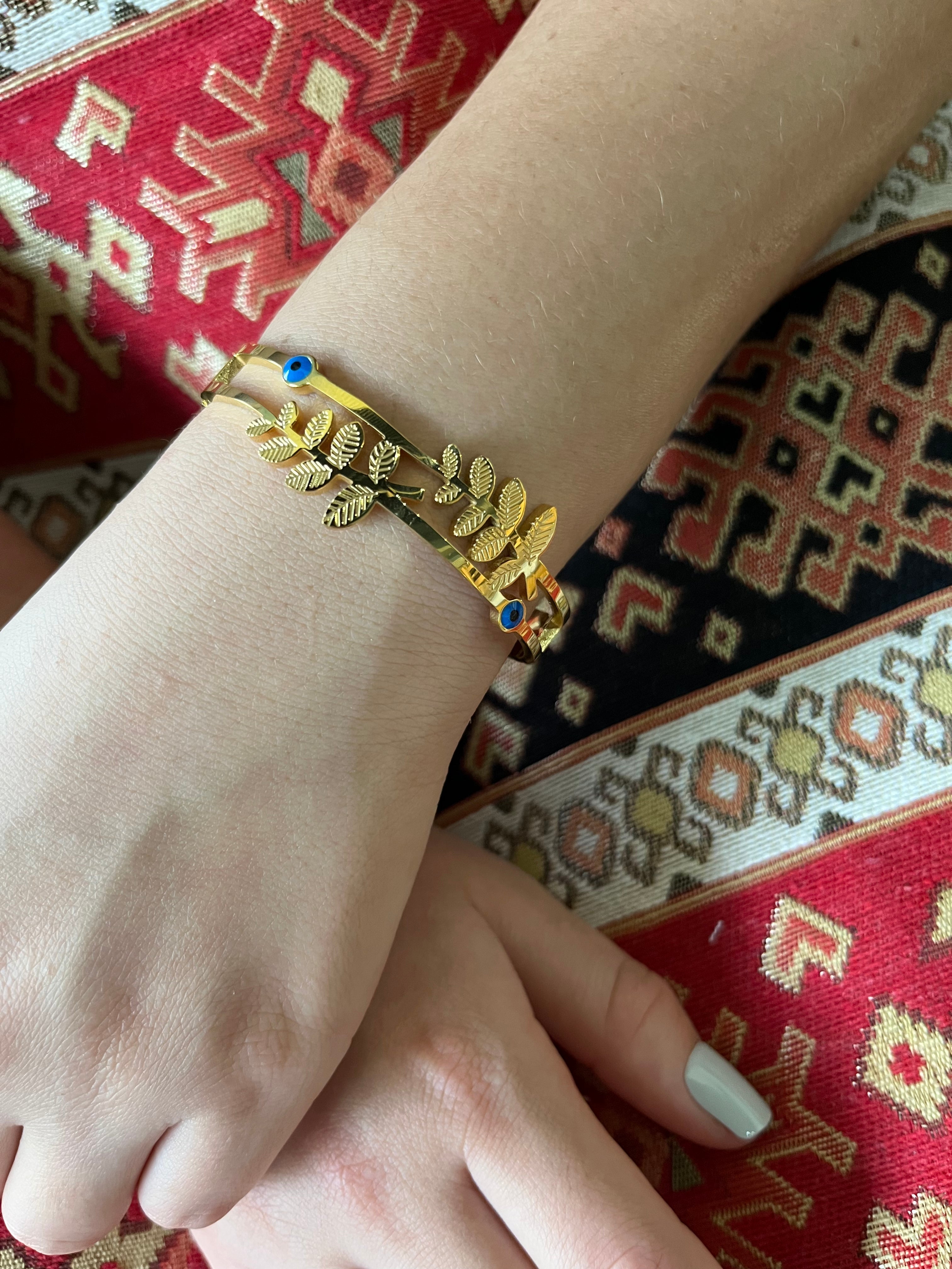 Stainless Steel Leaf Bracelet - SCBR2N11 - BUJIX