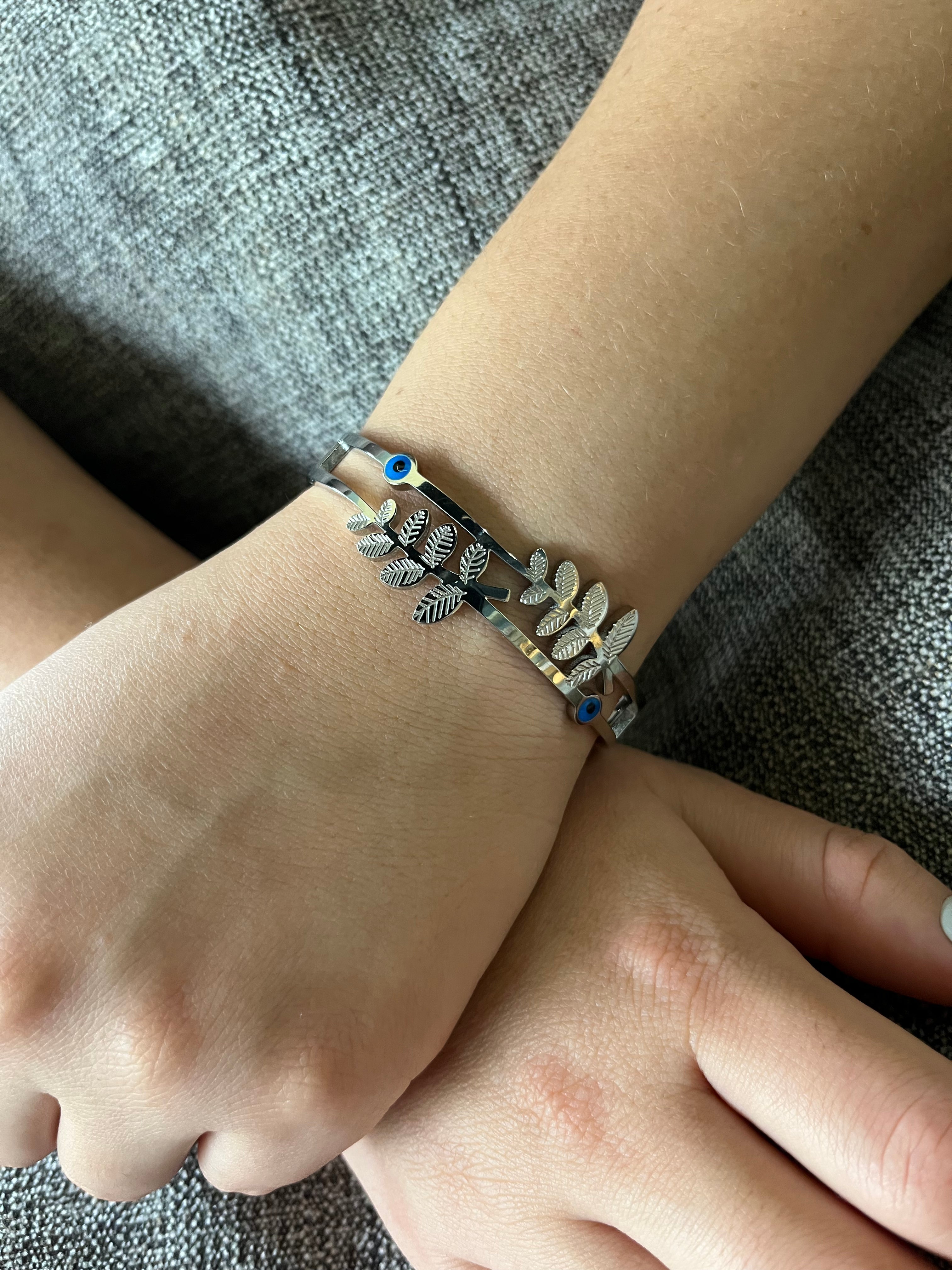 Stainless Steel Leaf Bracelet - SCBR2N11 - BUJIX