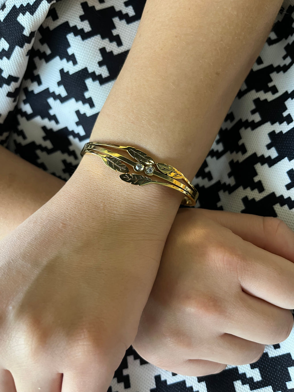 Stainless Steel Leaf Bracelet with Zircon Ornaments - SCBR3N04 - BUJIX