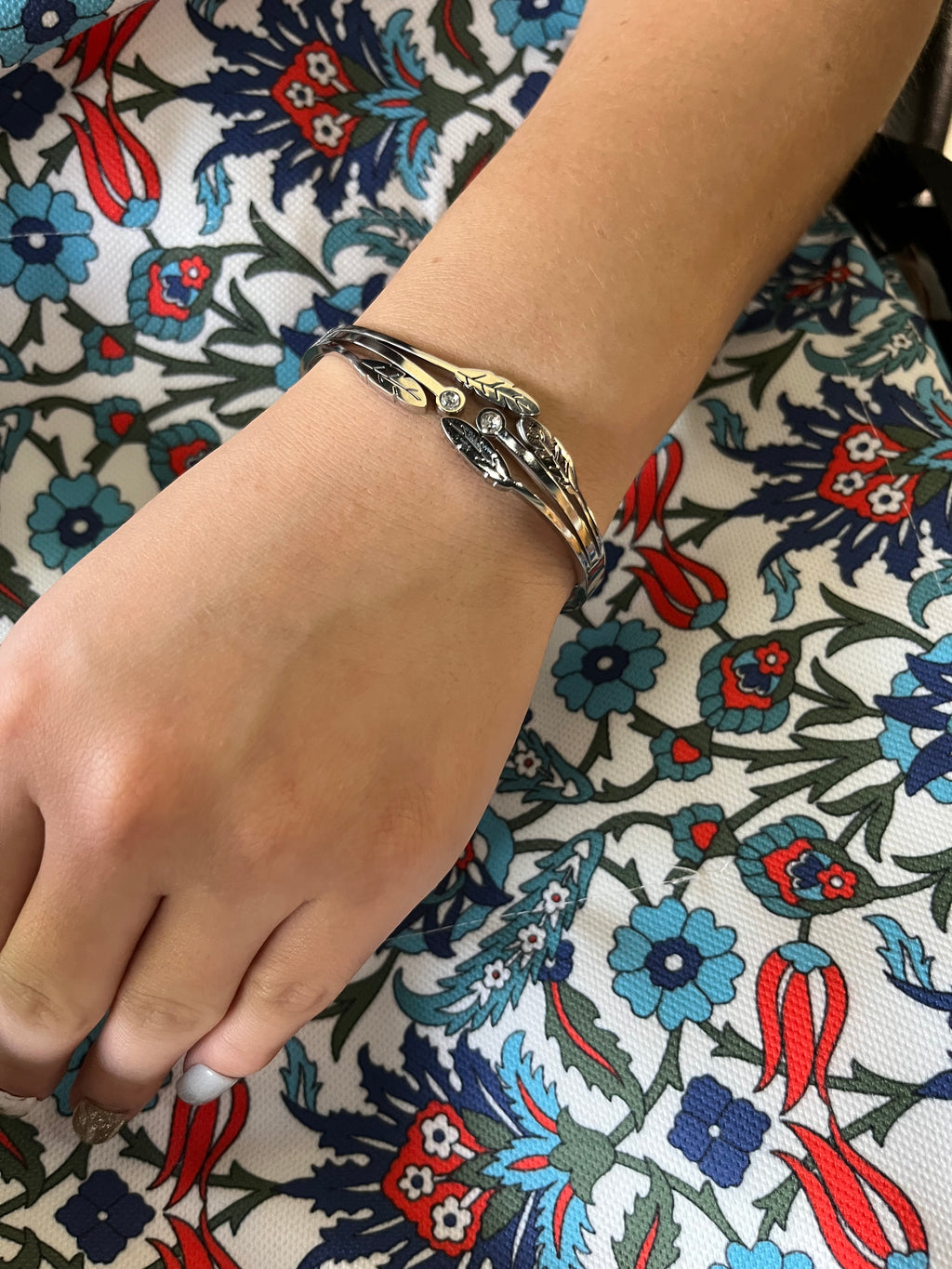 Stainless Steel Leaf Bracelet with Zircon Ornaments - SCBR3N04 - BUJIX