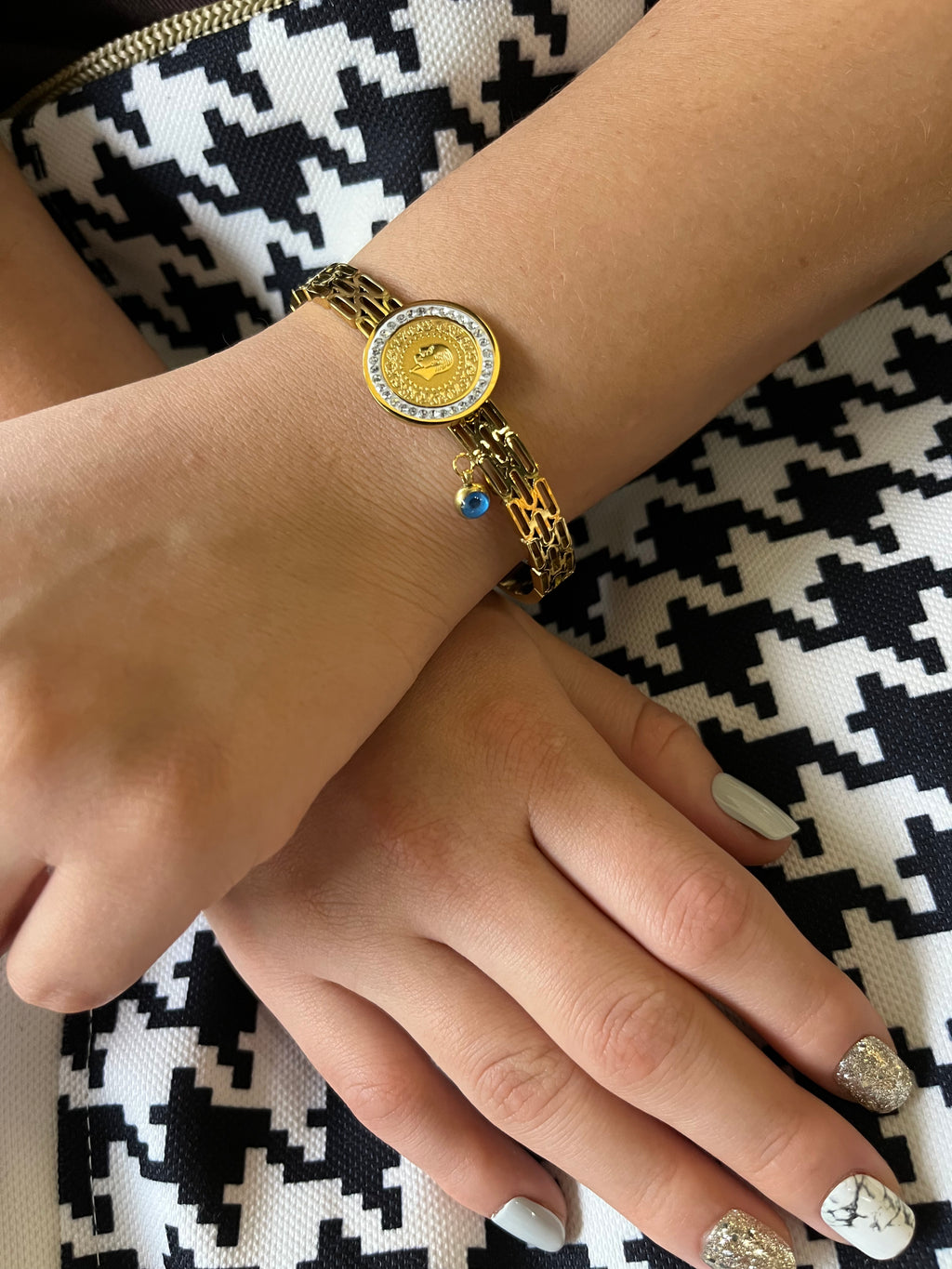 Stainless Steel Bracelet with Evil Eye - SCBR3N07 - BUJIX