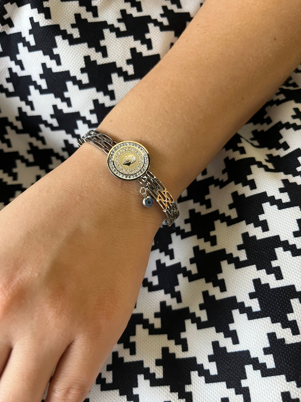 Stainless Steel Bracelet with Evil Eye - SCBR3N07 - BUJIX