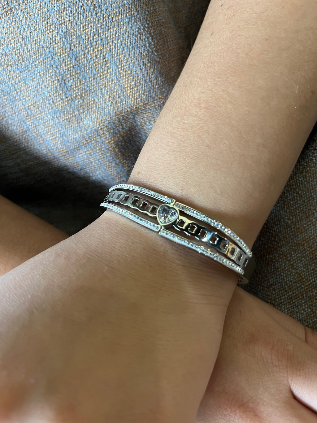 Stainless Steel Heart Bracelet - SCBR3N10 - BUJIX