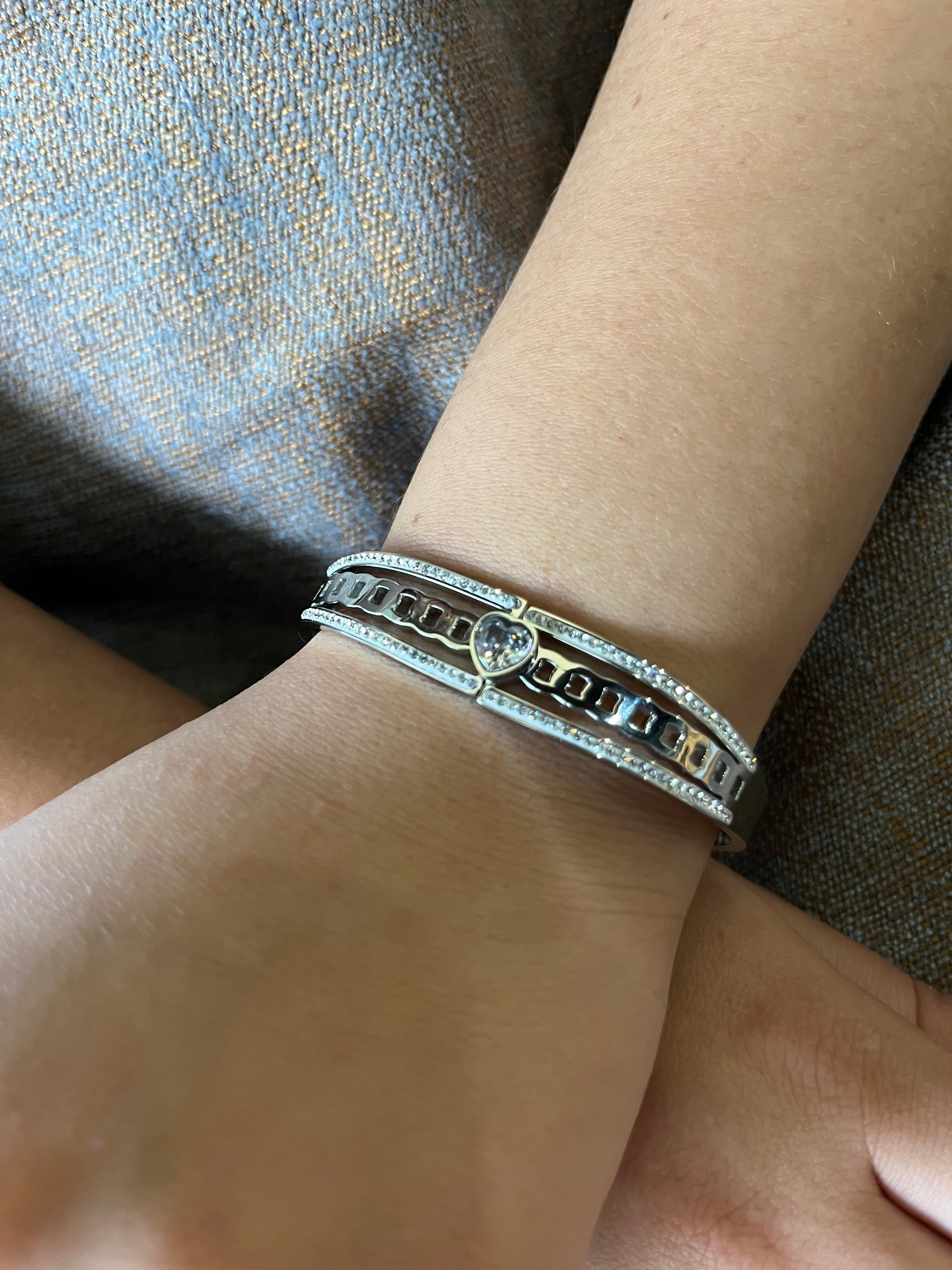 Stainless Steel Heart Bracelet - SCBR3N10 - BUJIX