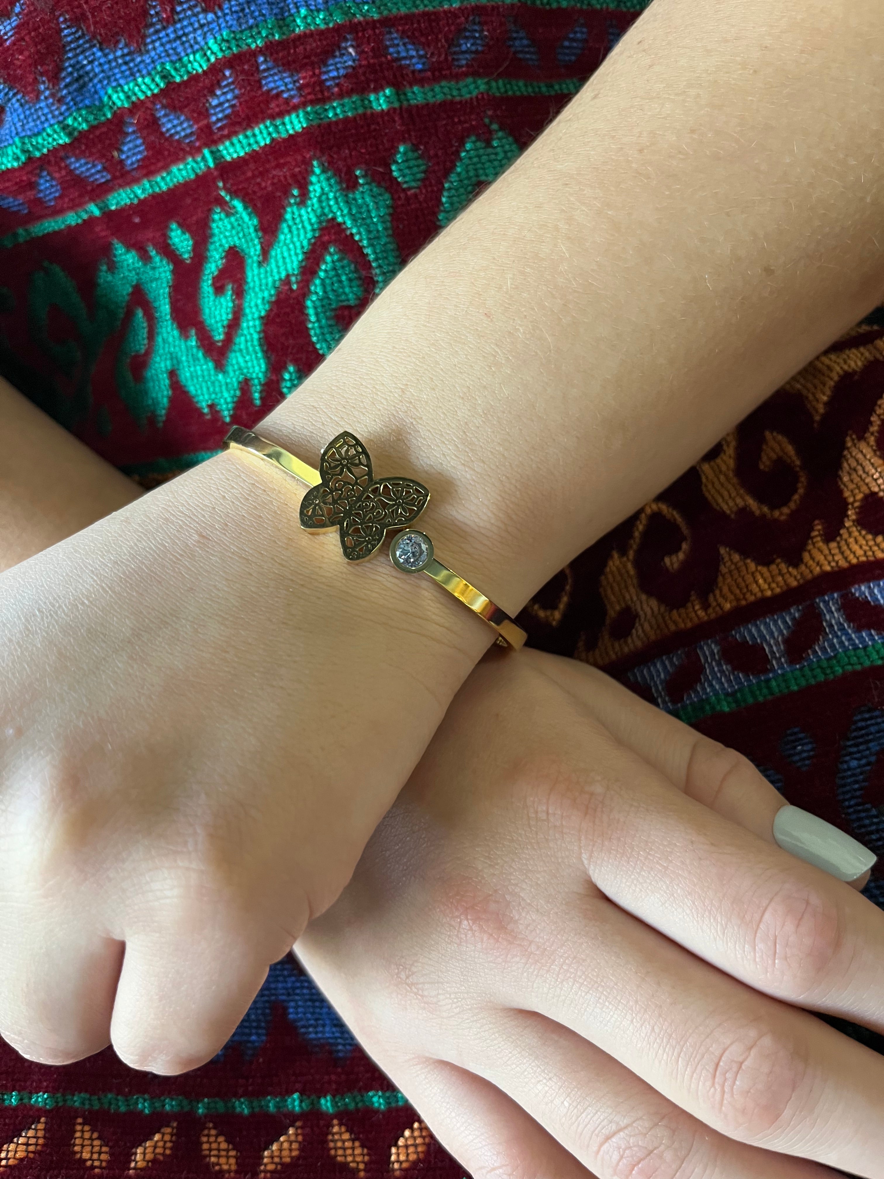 Stainless Steel Butterfly Bracelet - SCBR4N01 - BUJIX