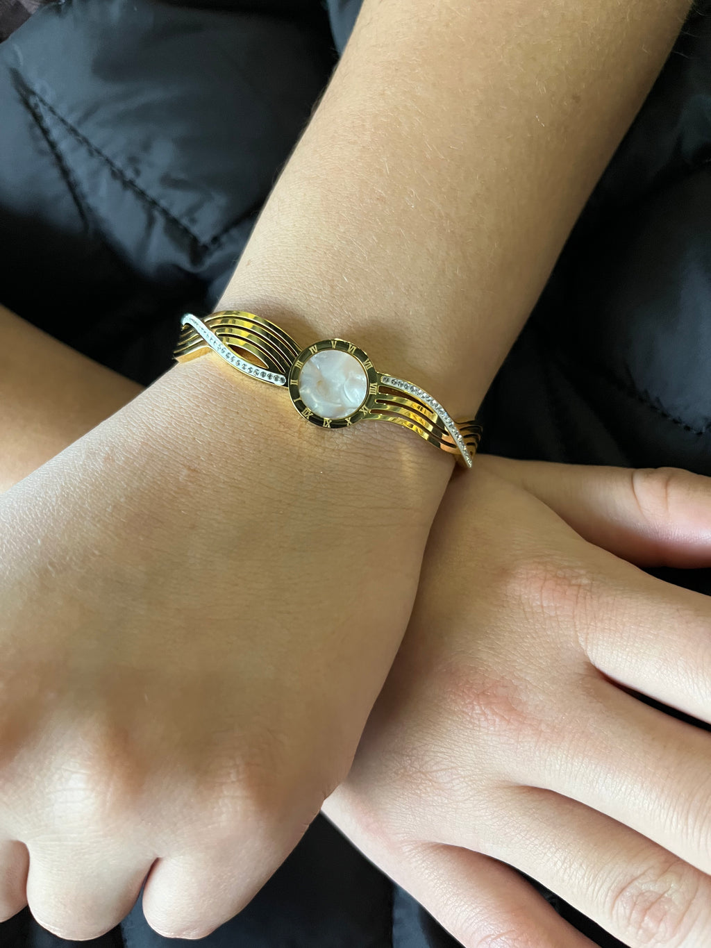 Stainless Steel Pearl Bracelet - SCBR4N02 - BUJIX