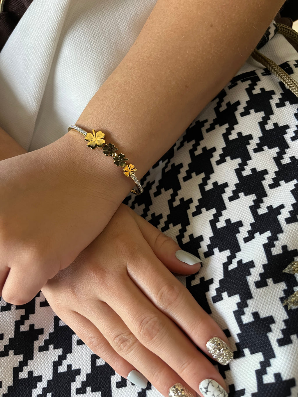 Stainless Steel Clover Bracelet - SCBR4N04 - BUJIX