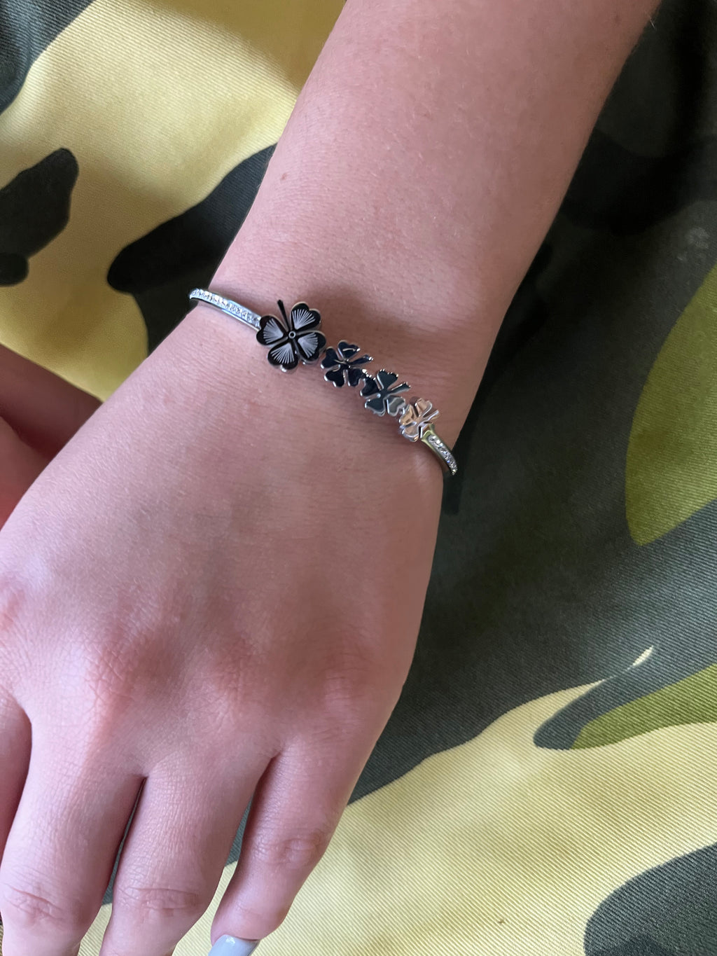 Stainless Steel Clover Bracelet - SCBR4N04 - BUJIX