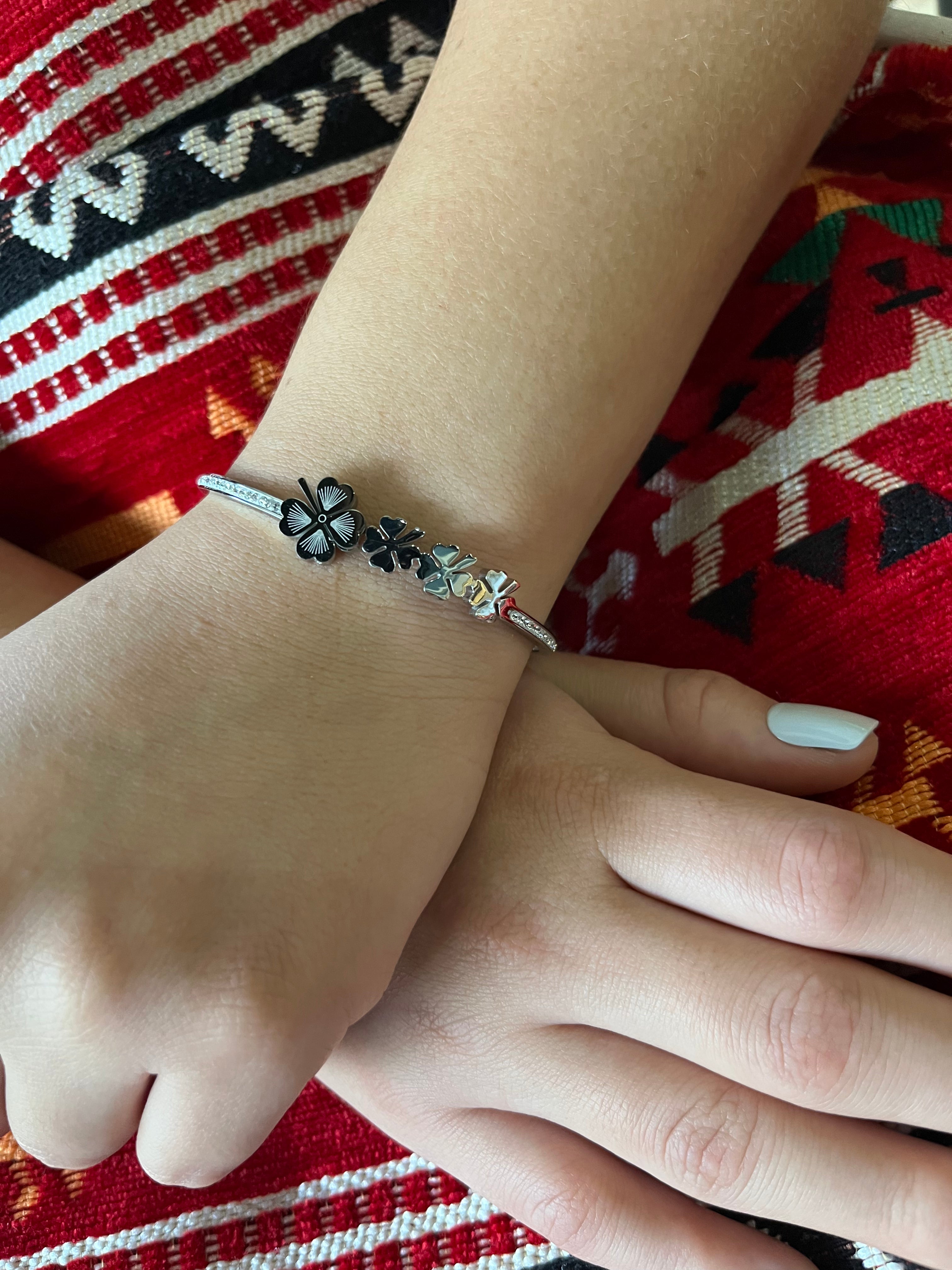 Stainless Steel Clover Bracelet - SCBR4N04 - BUJIX