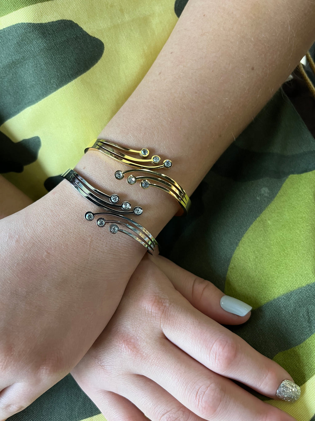 Stainless Steel Zircon Ornated Bracelet - SCBR4N05 - BUJIX