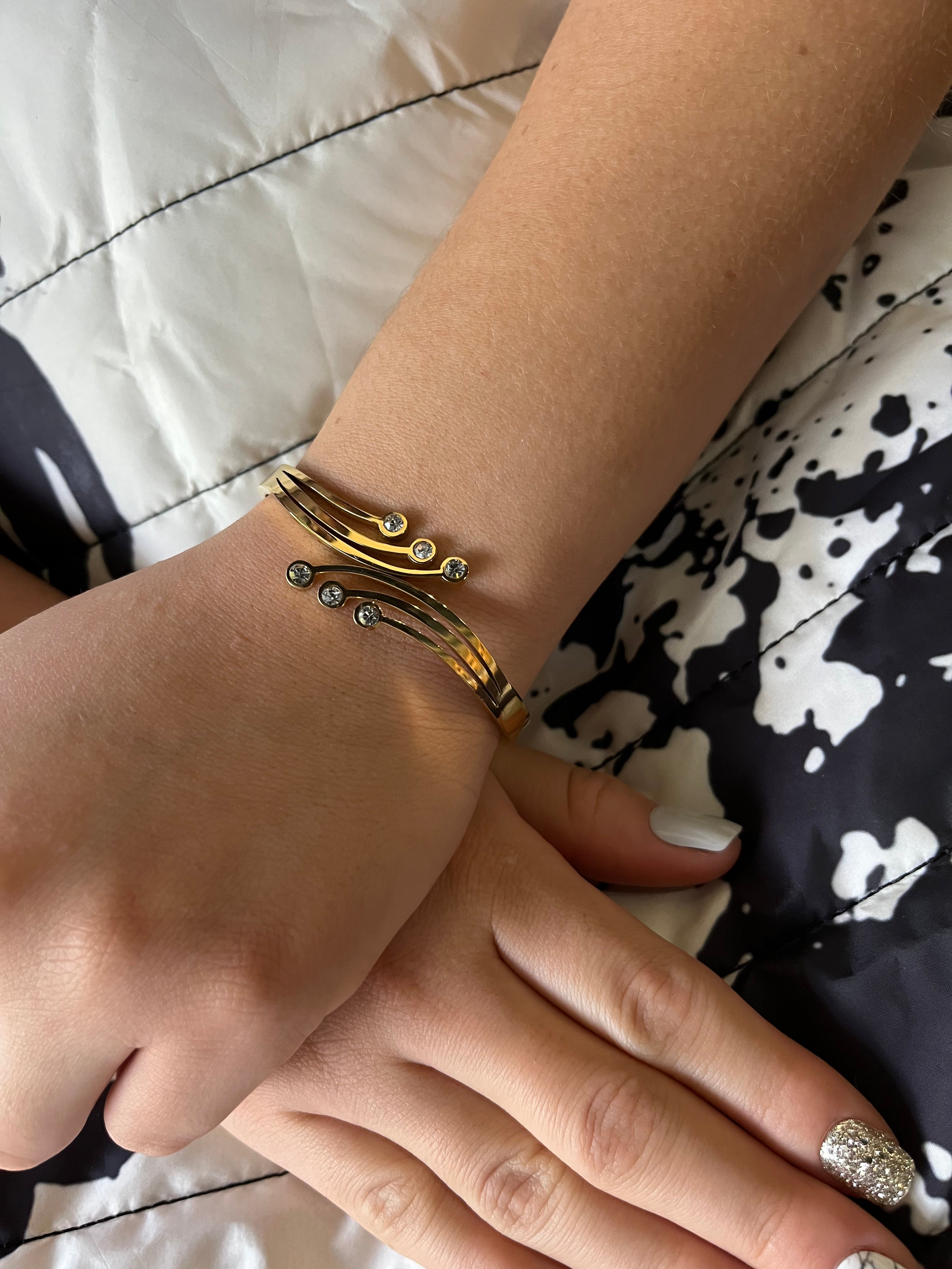 Stainless Steel Zircon Ornated Bracelet - SCBR4N05 - BUJIX