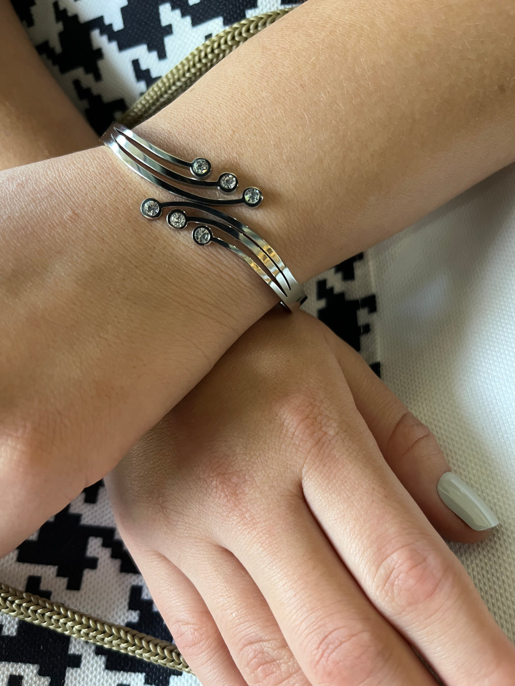 Stainless Steel Zircon Ornated Bracelet - SCBR4N05 - BUJIX