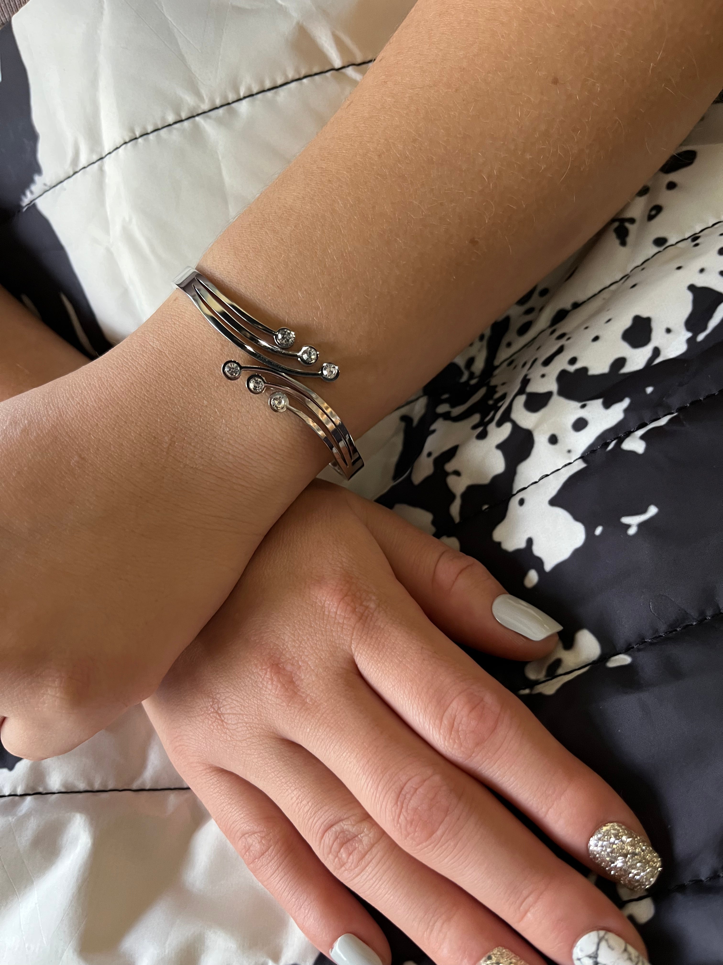 Stainless Steel Zircon Ornated Bracelet - SCBR4N05 - BUJIX