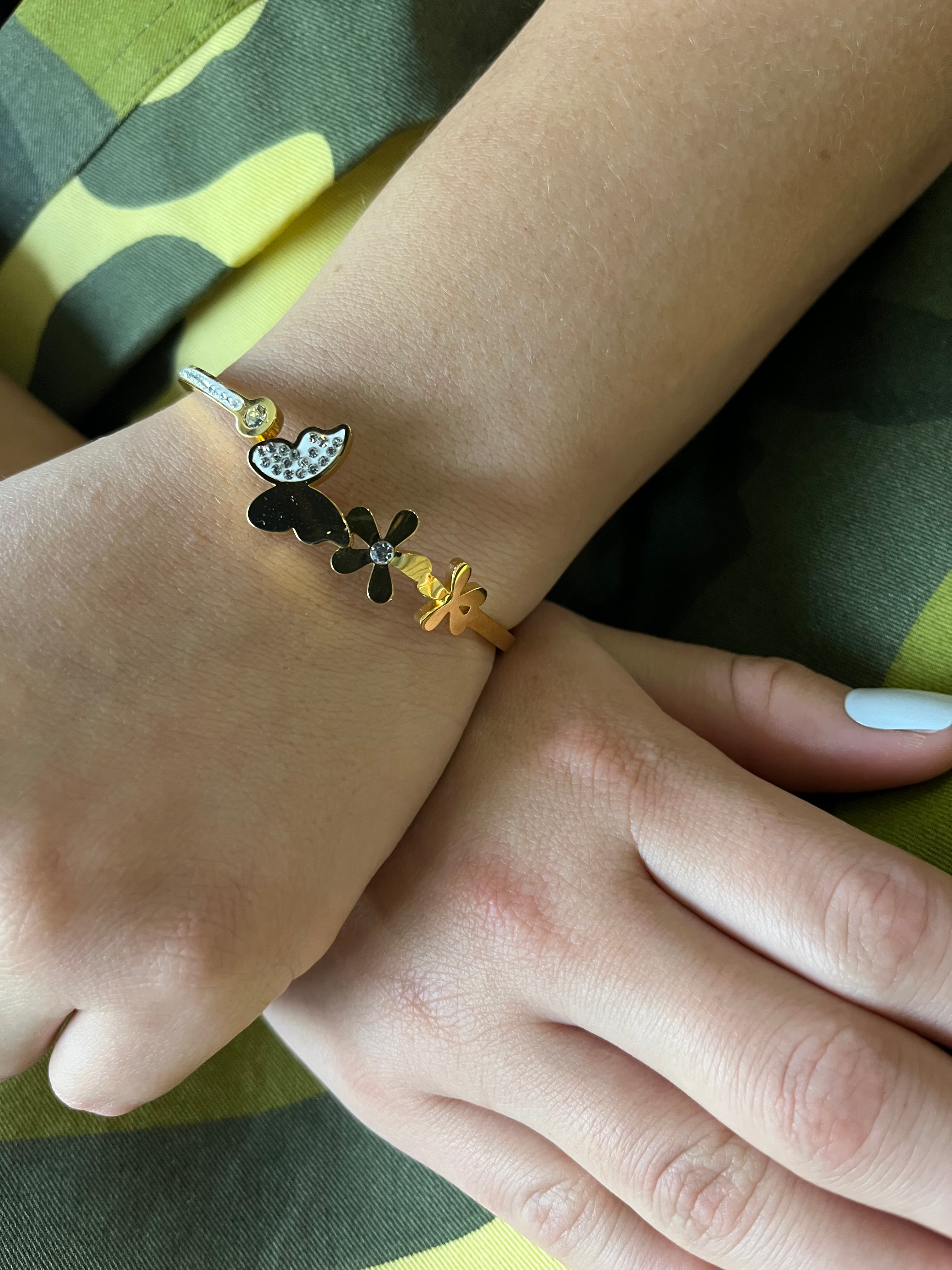 Stainless Steel Zircon Decorated Daisy Bracelet - SCBR4N06 - BUJIX