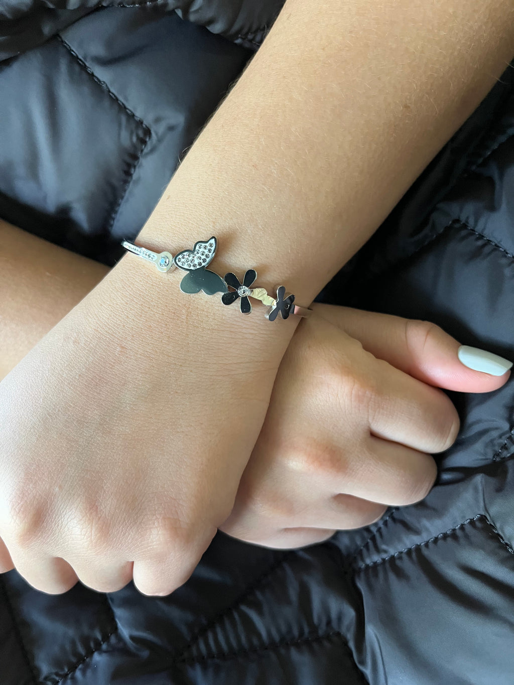 Stainless Steel Zircon Decorated Daisy Bracelet - SCBR4N06 - BUJIX