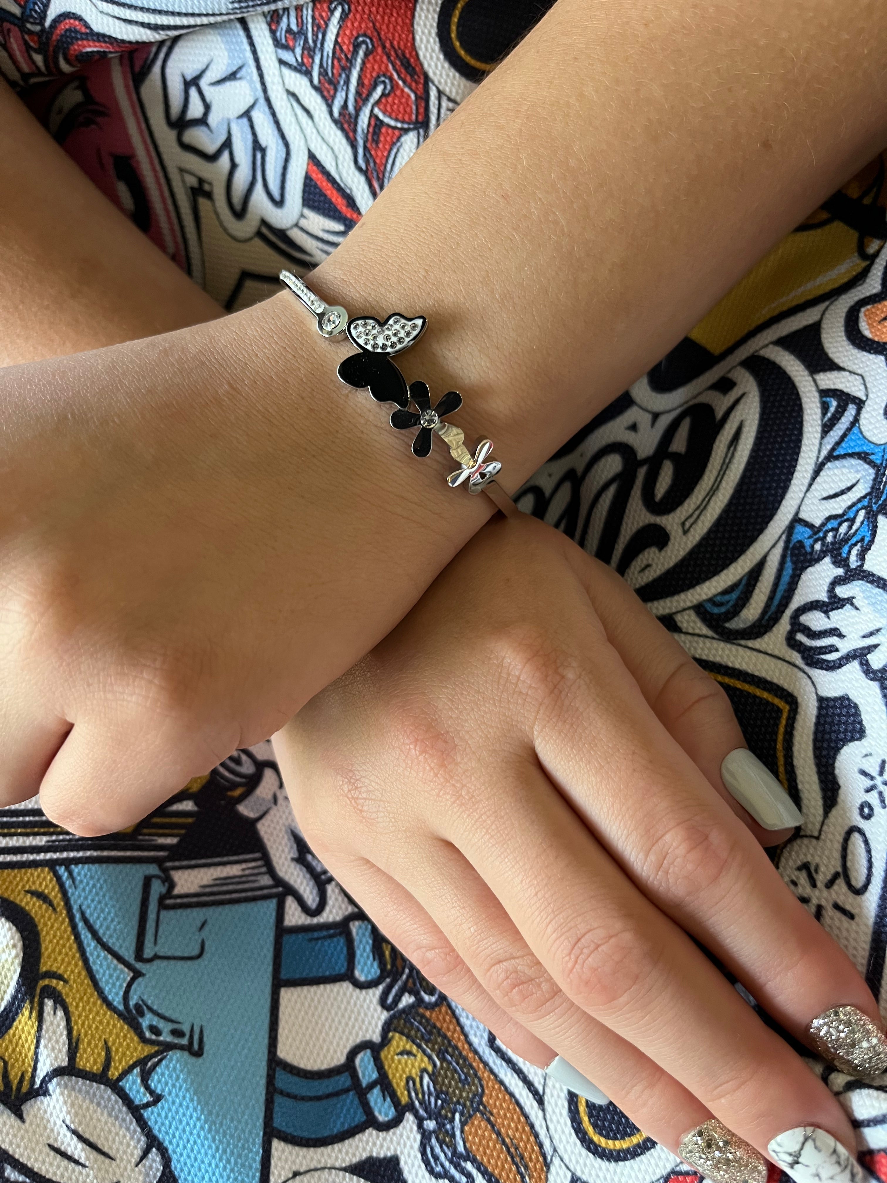 Stainless Steel Zircon Decorated Daisy Bracelet - SCBR4N06 - BUJIX