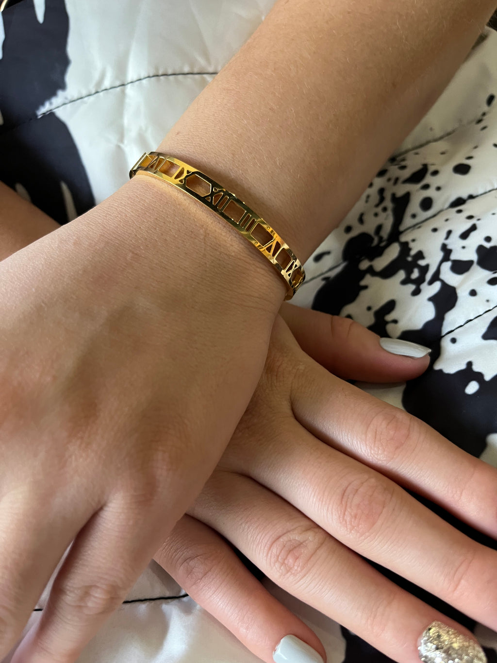 Stainless Steel Cuff Bracelet with Roman Numerals - SCBR4N08 - BUJIX