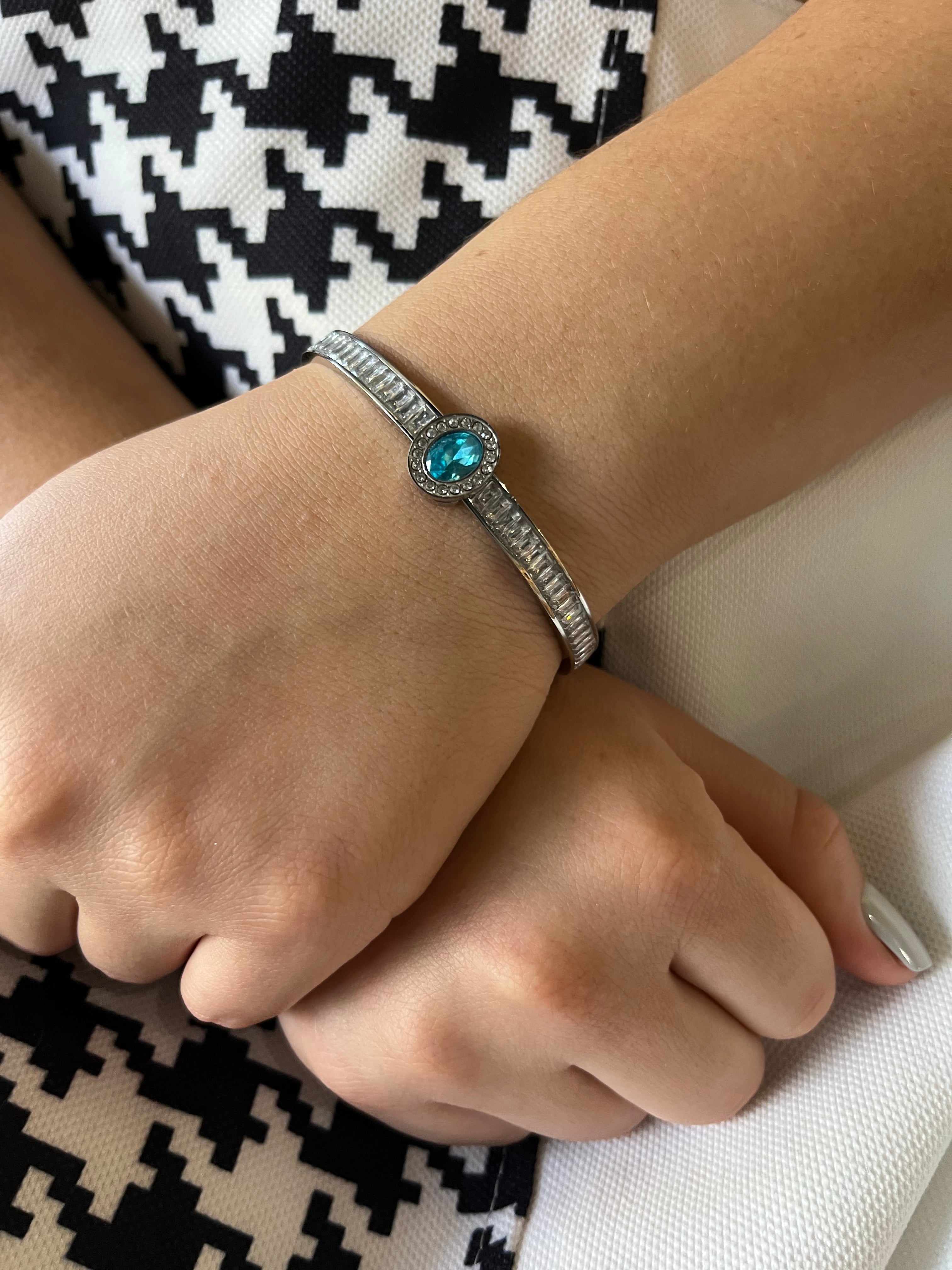 Stainless Steel Bracelet with Turquoise Stone - SCBR4N10 - BUJIX