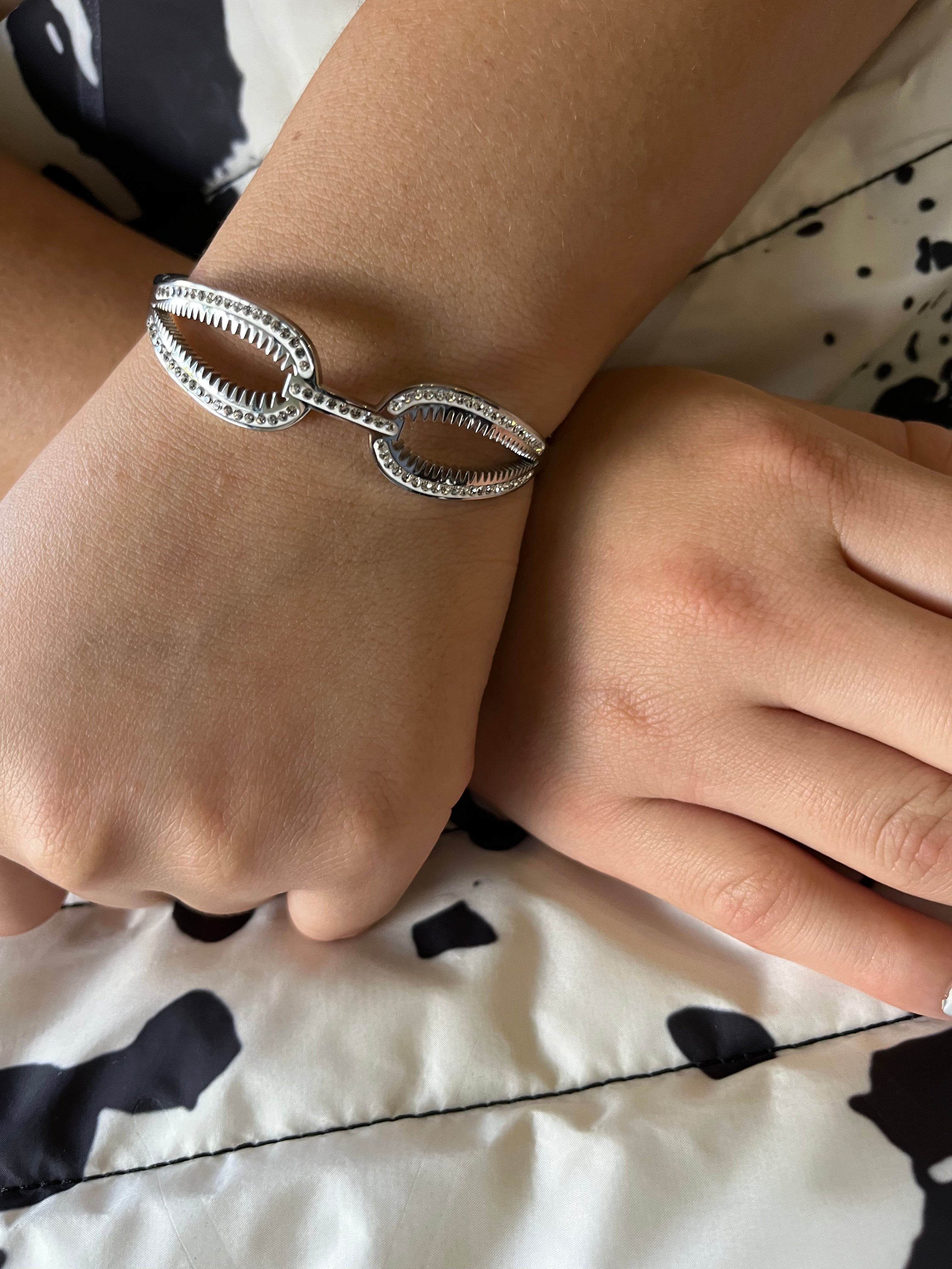 Stainless Steel Rain Drop Bracelet - SCBR5N01 - BUJIX