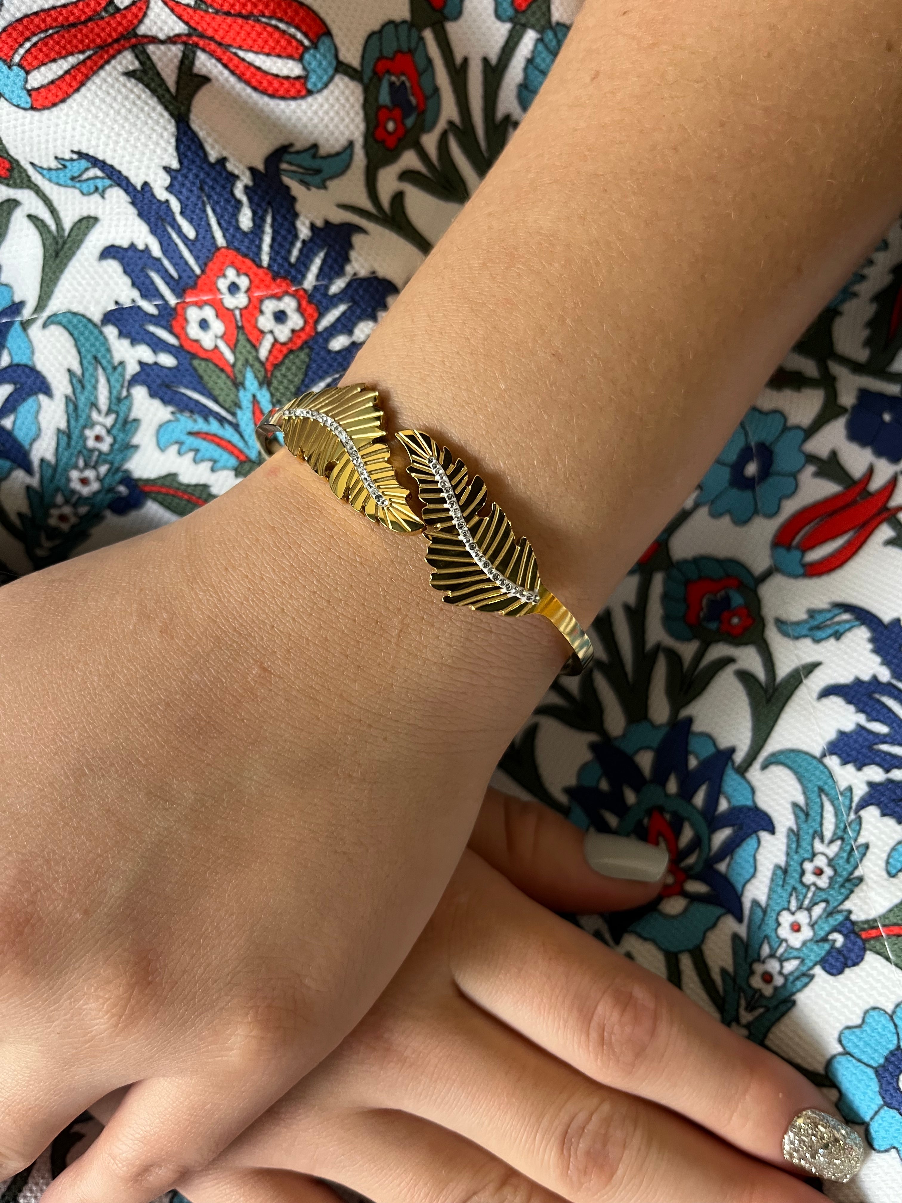 Stainless Steel Leaf Bracelet - SCBR6N06 - BUJIX