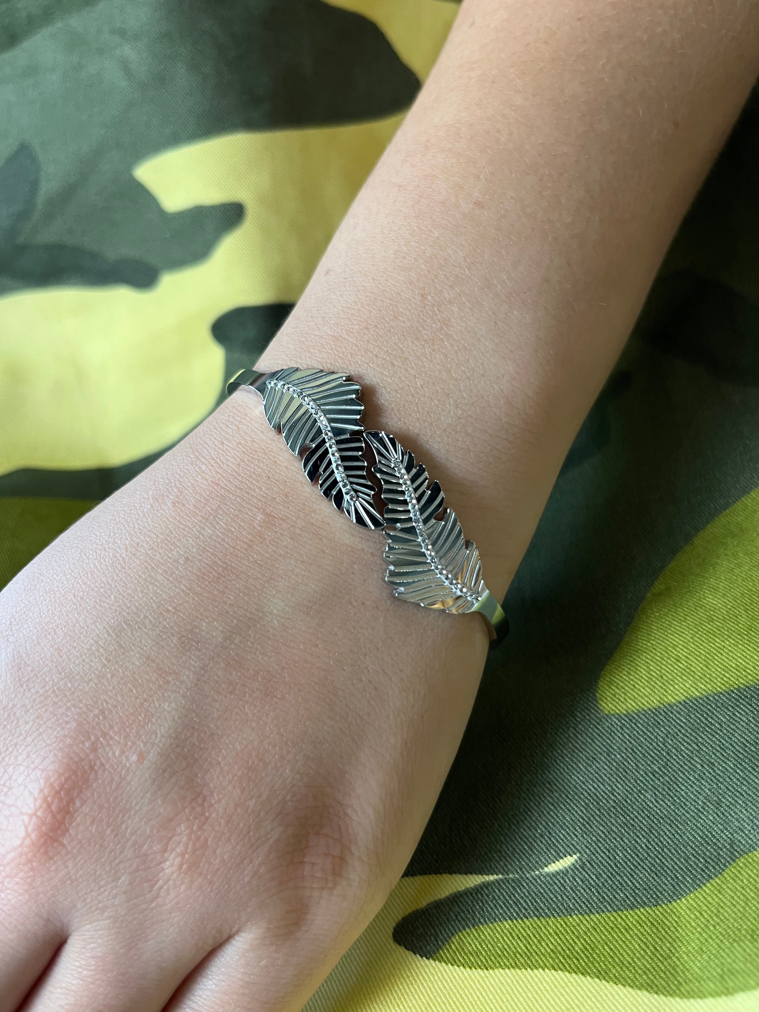 Stainless Steel Leaf Bracelet - SCBR6N06 - BUJIX