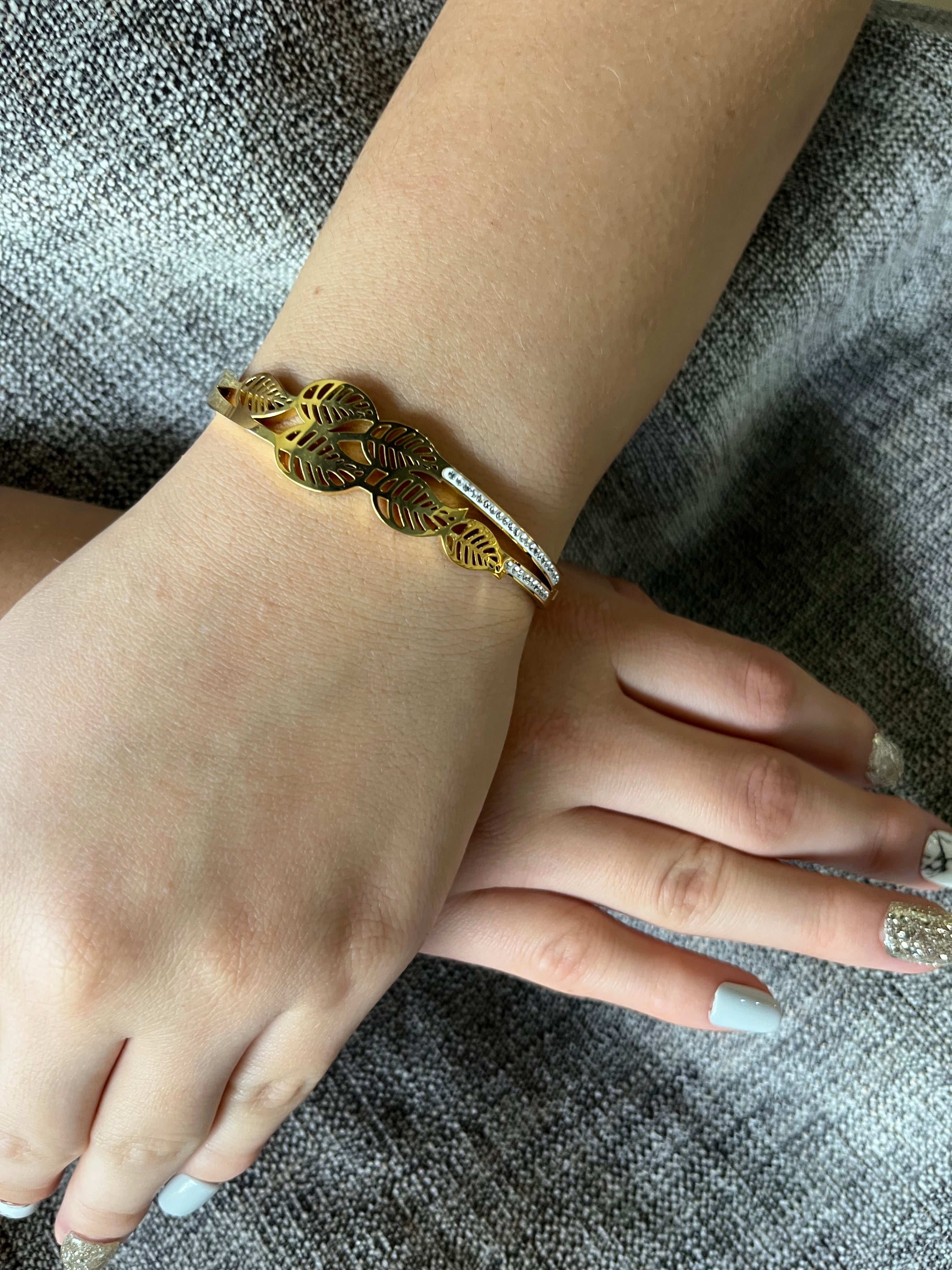 Stainless Steel Leaf Bracelet - SCBR6N08 - BUJIX