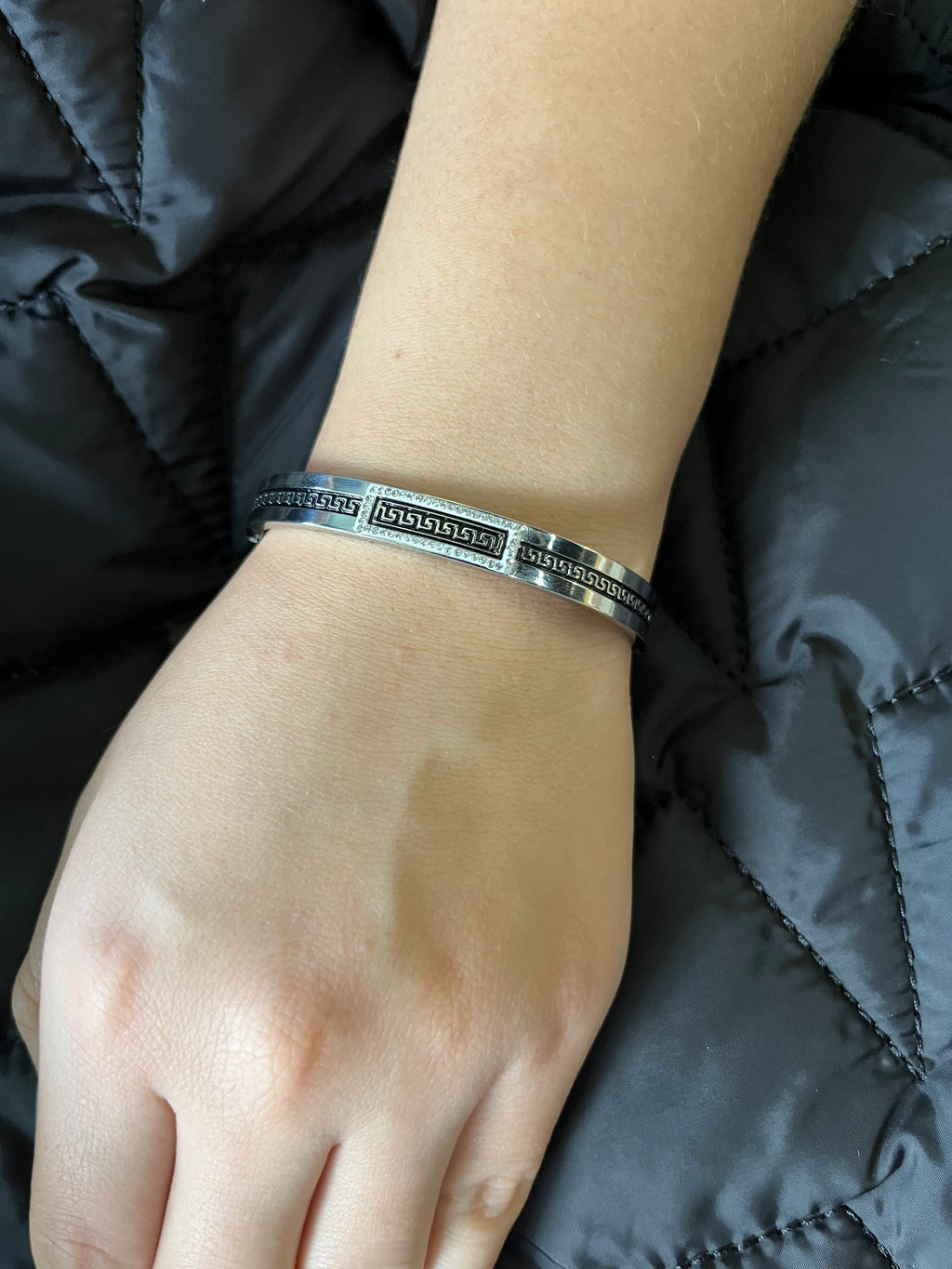 Stainless Steel Bangle Bracelet - SCBR6N09 - BUJIX