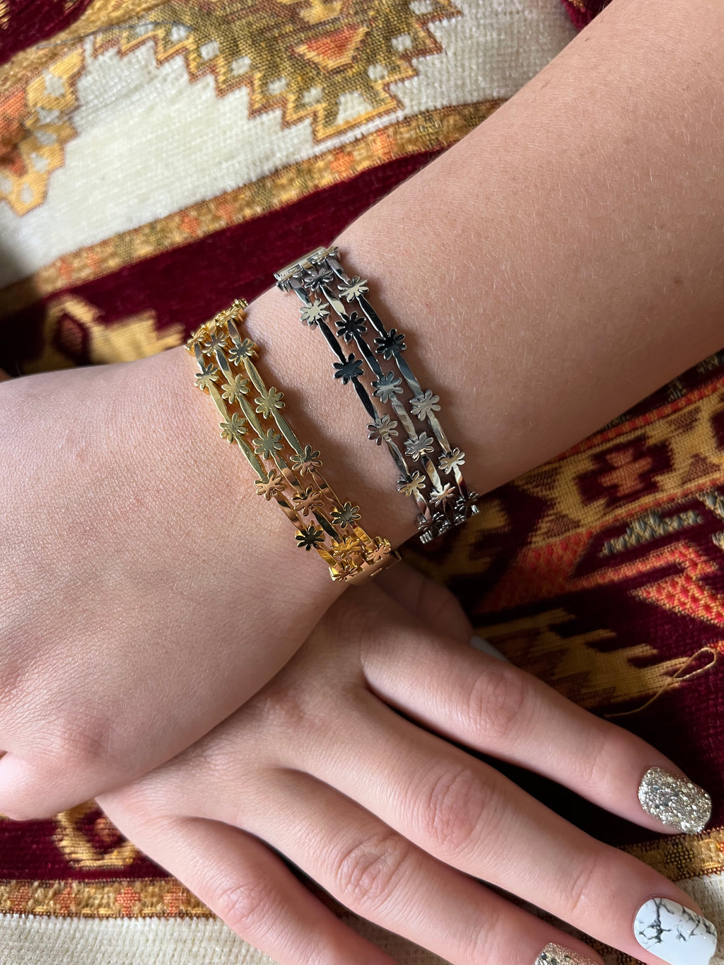 Stainless Steel Flower Bracelet - SCBR7N01 - BUJIX