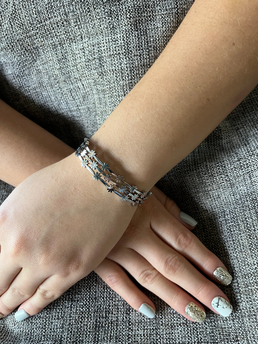 Stainless Steel Flower Bracelet - SCBR7N01 - BUJIX