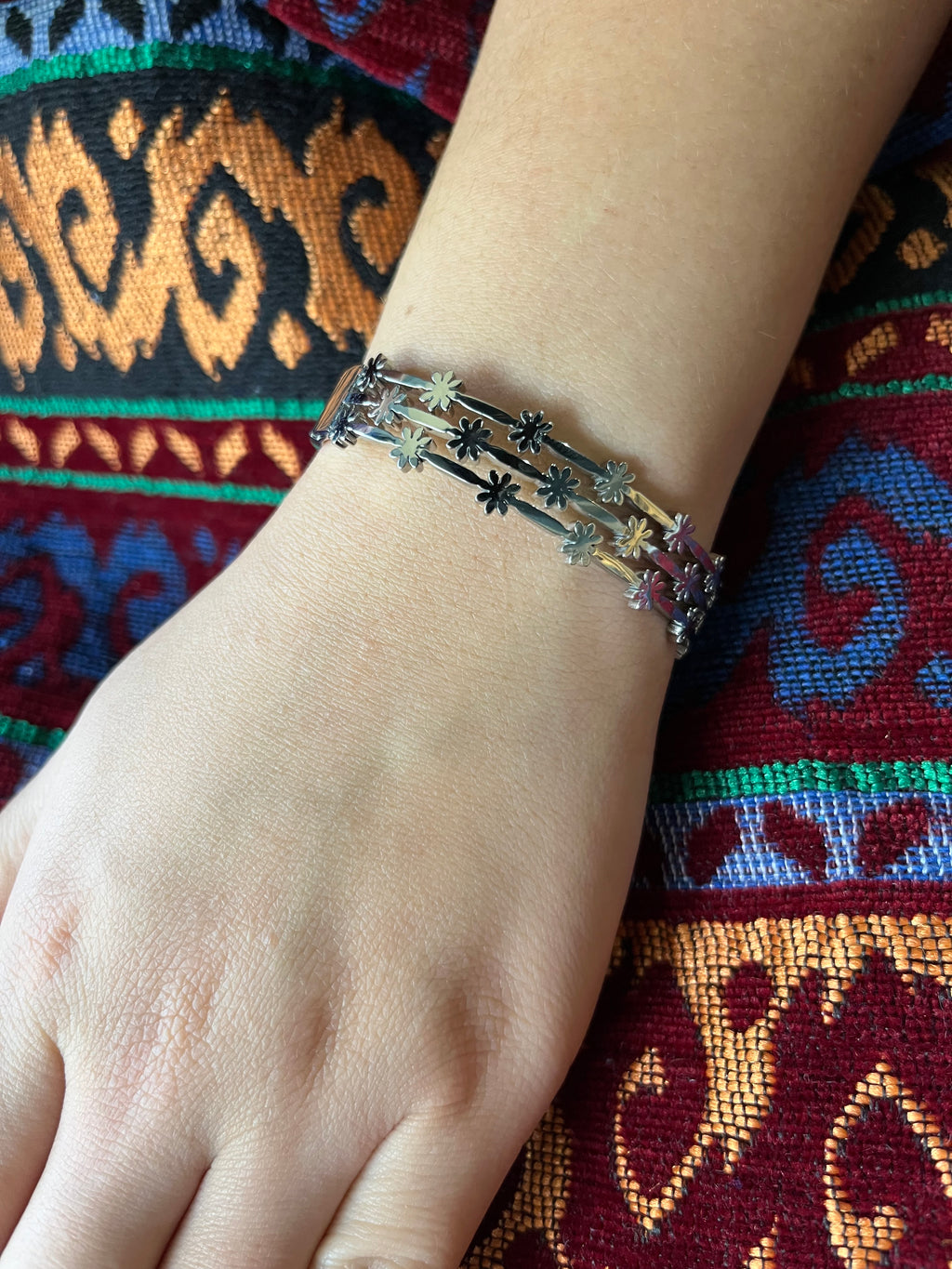 Stainless Steel Flower Bracelet - SCBR7N01 - BUJIX