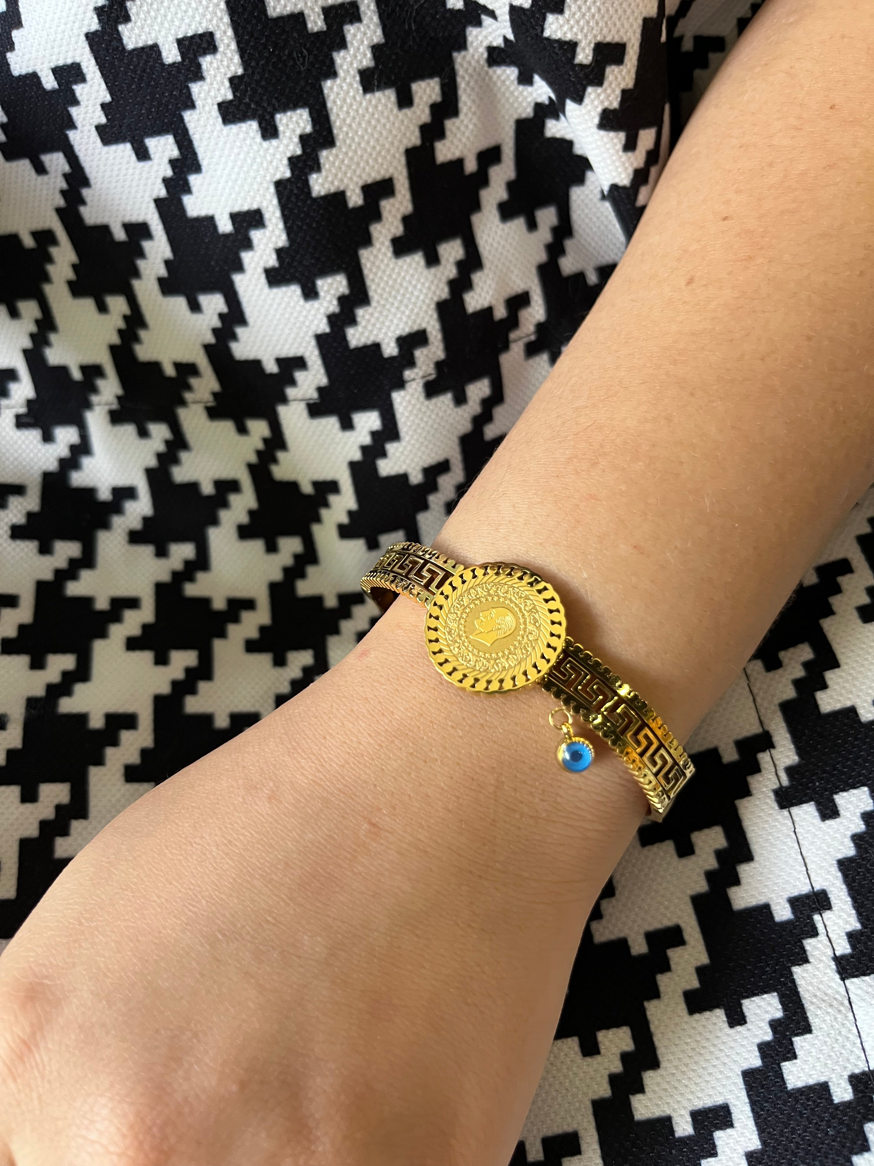 Stainless Steel Bangle Bracelet - SCBR7N04 - BUJIX