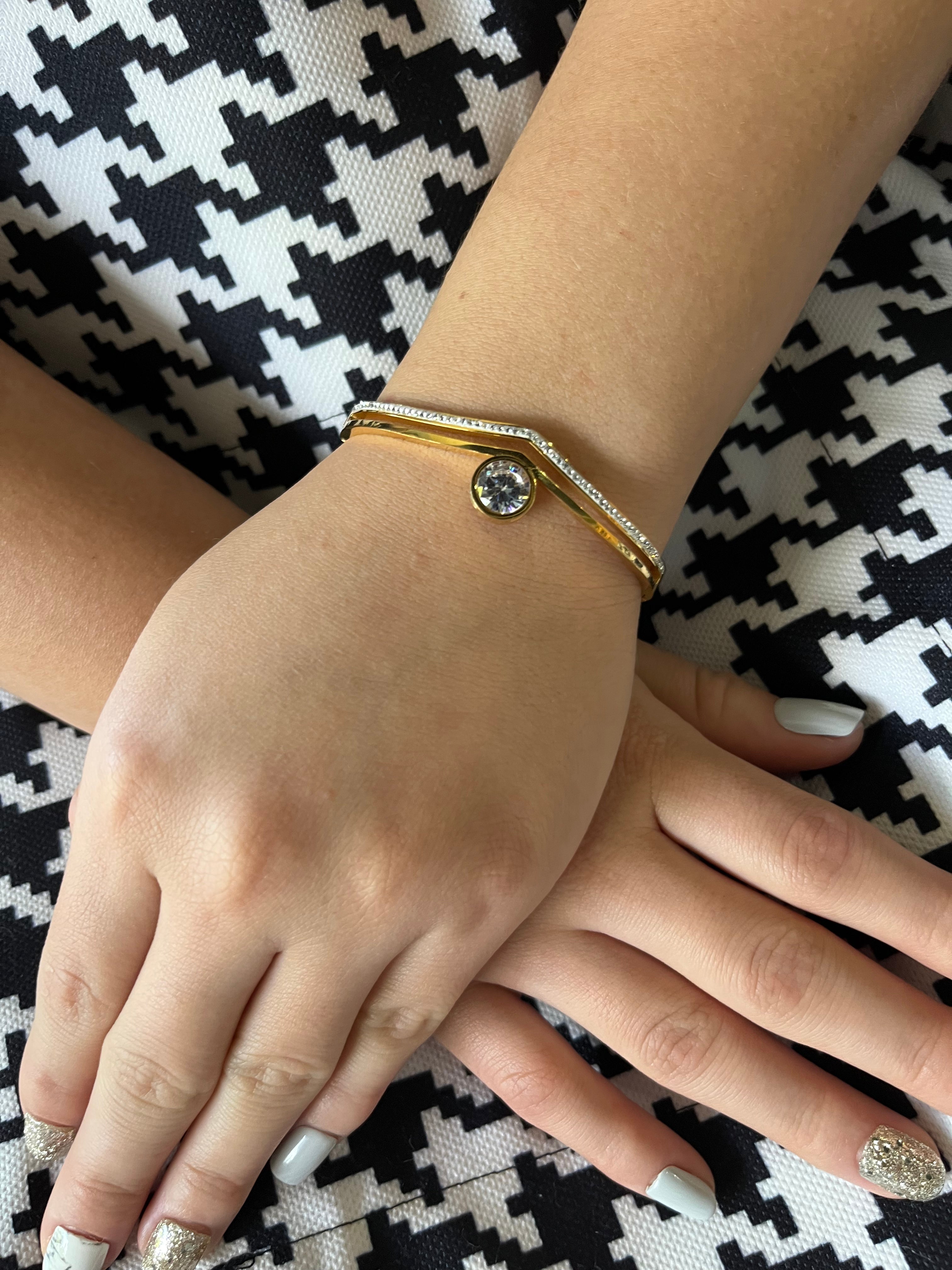 Stainless Steel Paved Zircon Bangle Bracelet - SCBR7N05 - BUJIX