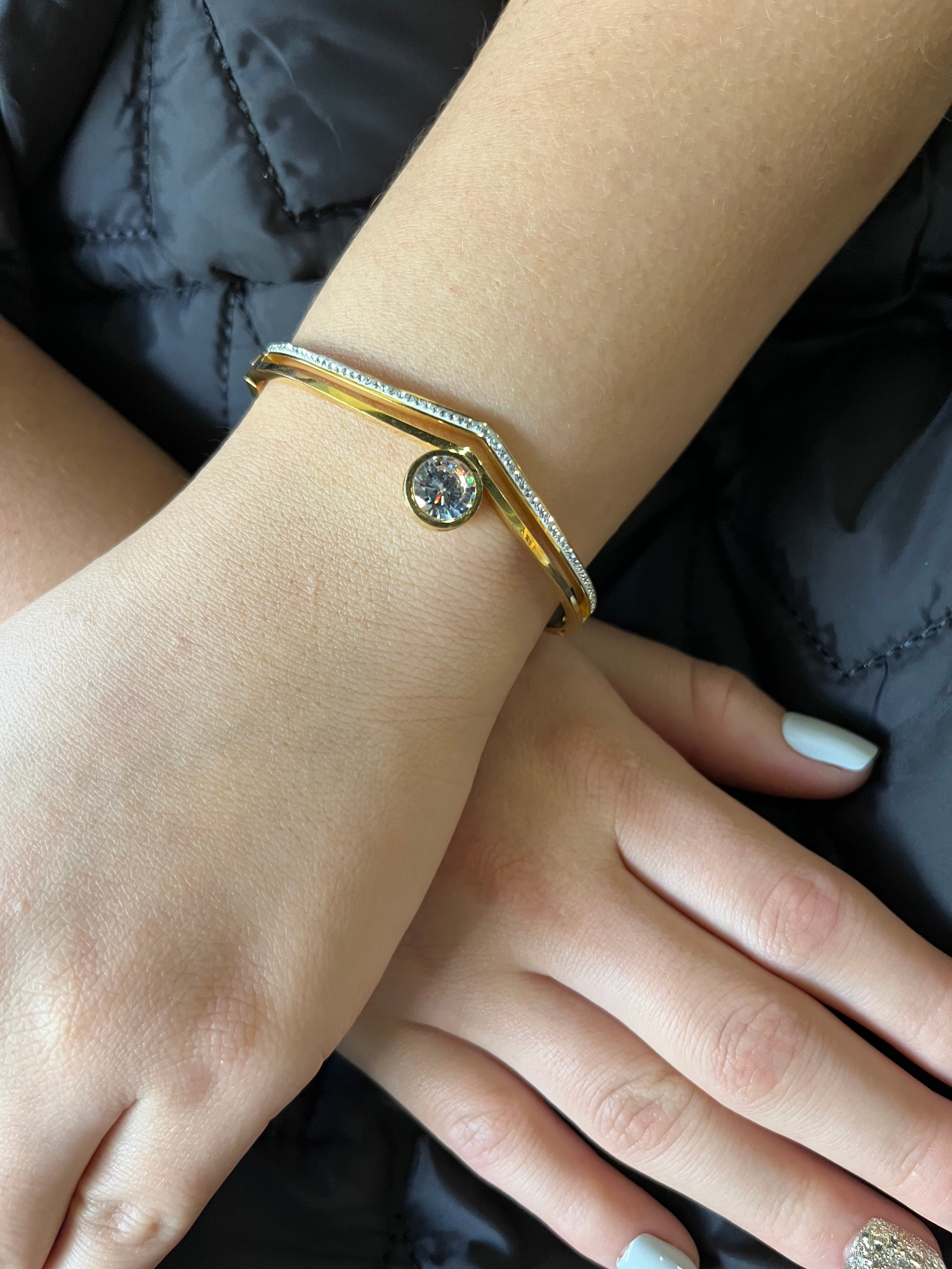 Stainless Steel Paved Zircon Bangle Bracelet - SCBR7N05 - BUJIX