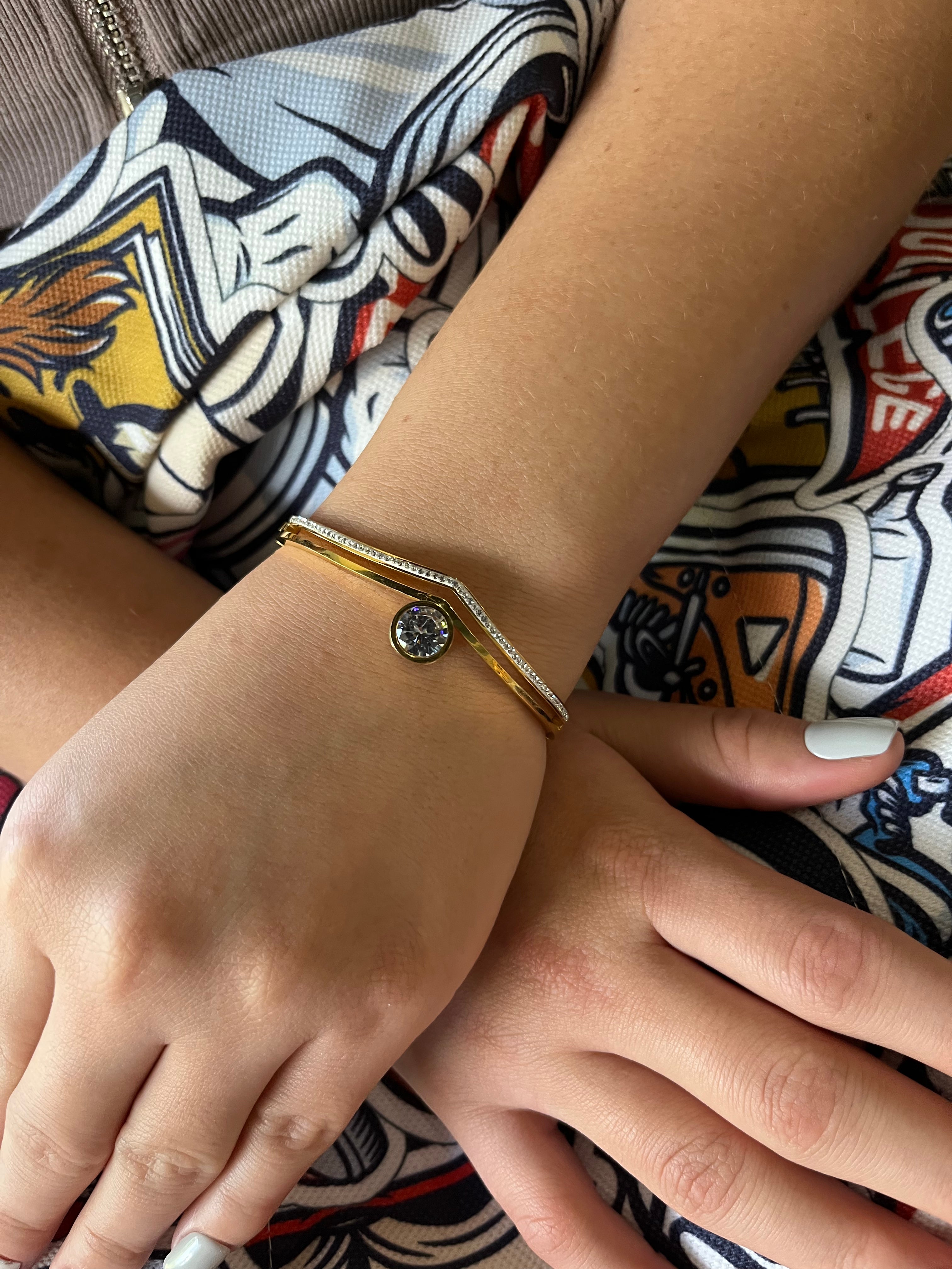 Stainless Steel Paved Zircon Bangle Bracelet - SCBR7N05 - BUJIX