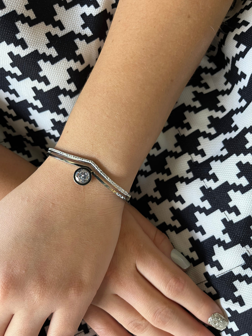 Stainless Steel Paved Zircon Bangle Bracelet - SCBR7N05 - BUJIX