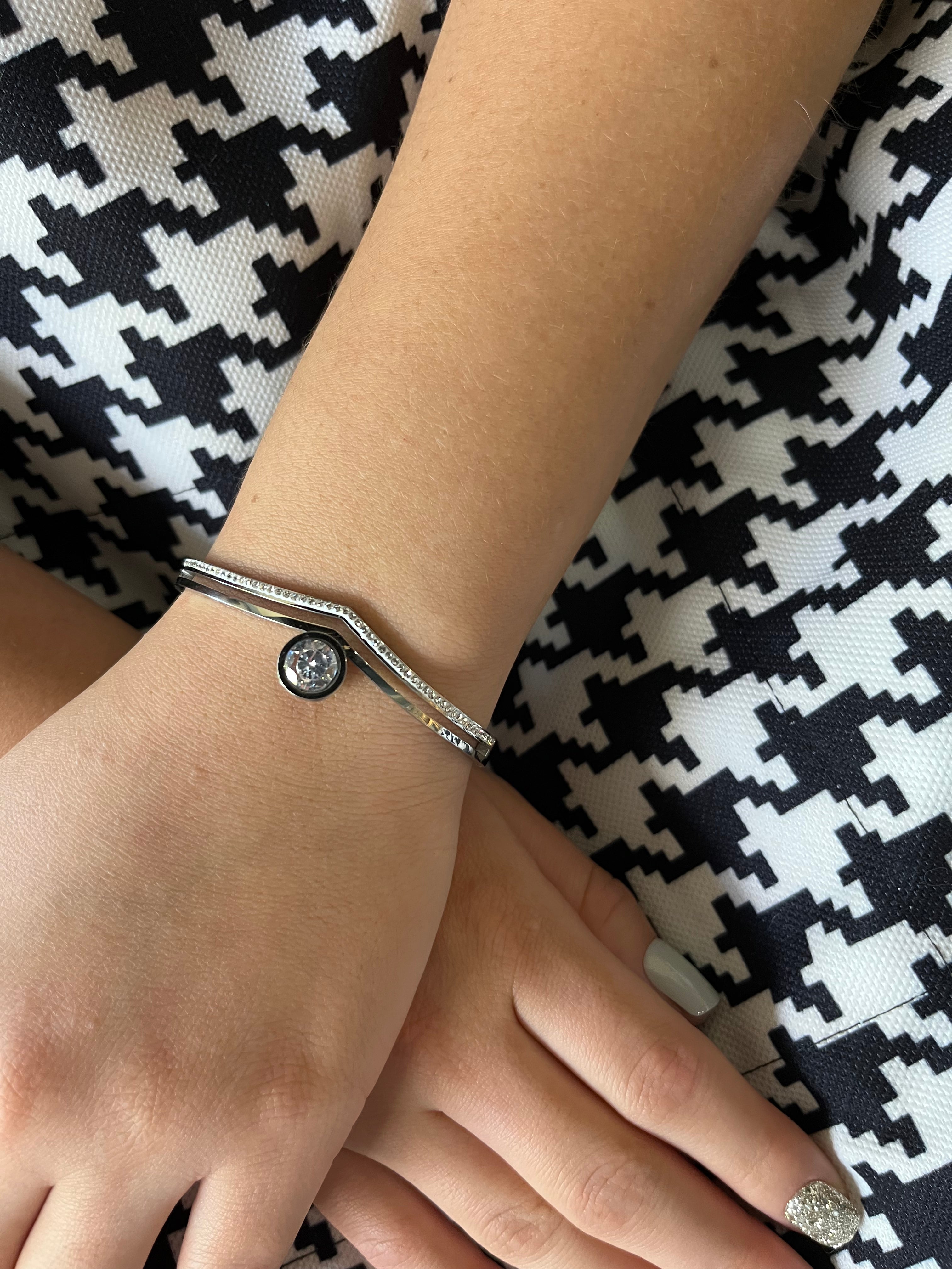 Stainless Steel Paved Zircon Bangle Bracelet - SCBR7N05 - BUJIX