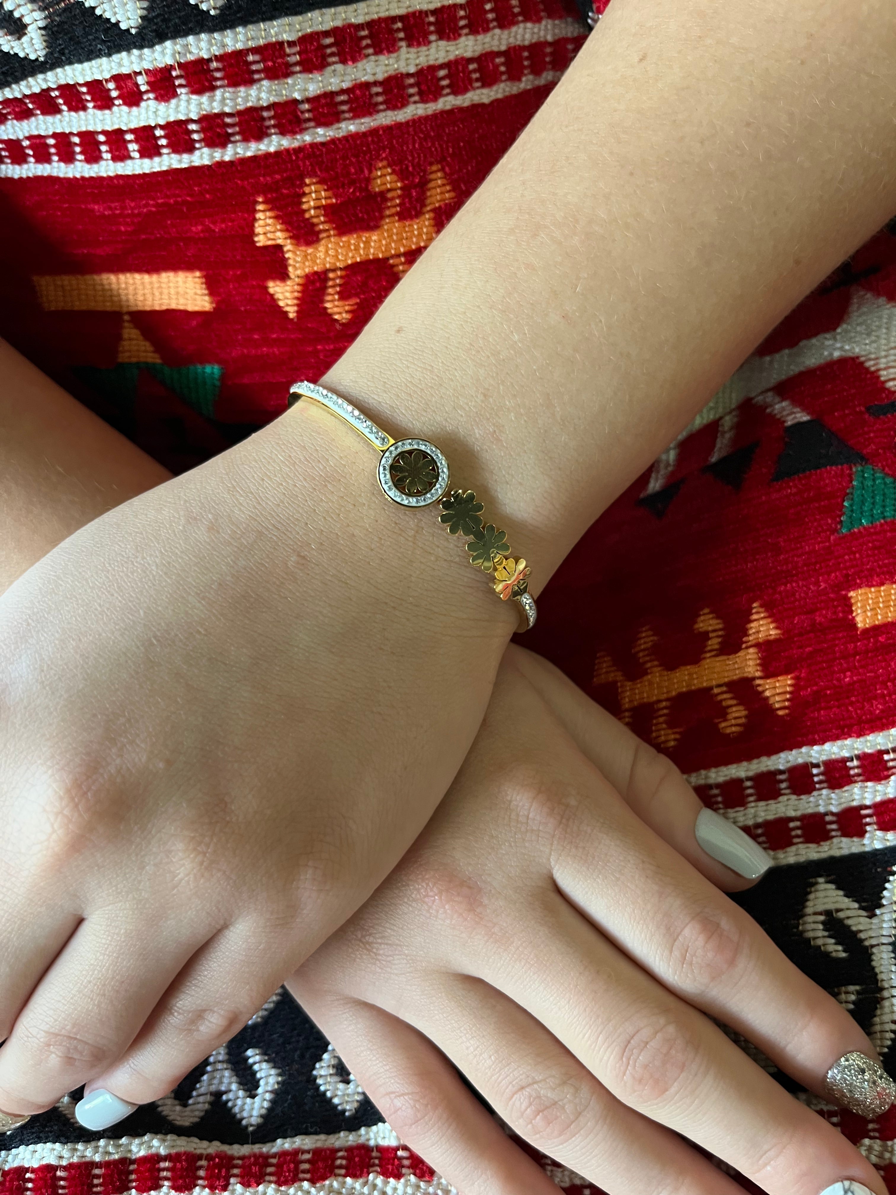 Stainless Steel Paved Flower Bangle Bracelet - SCBR7N06 - BUJIX