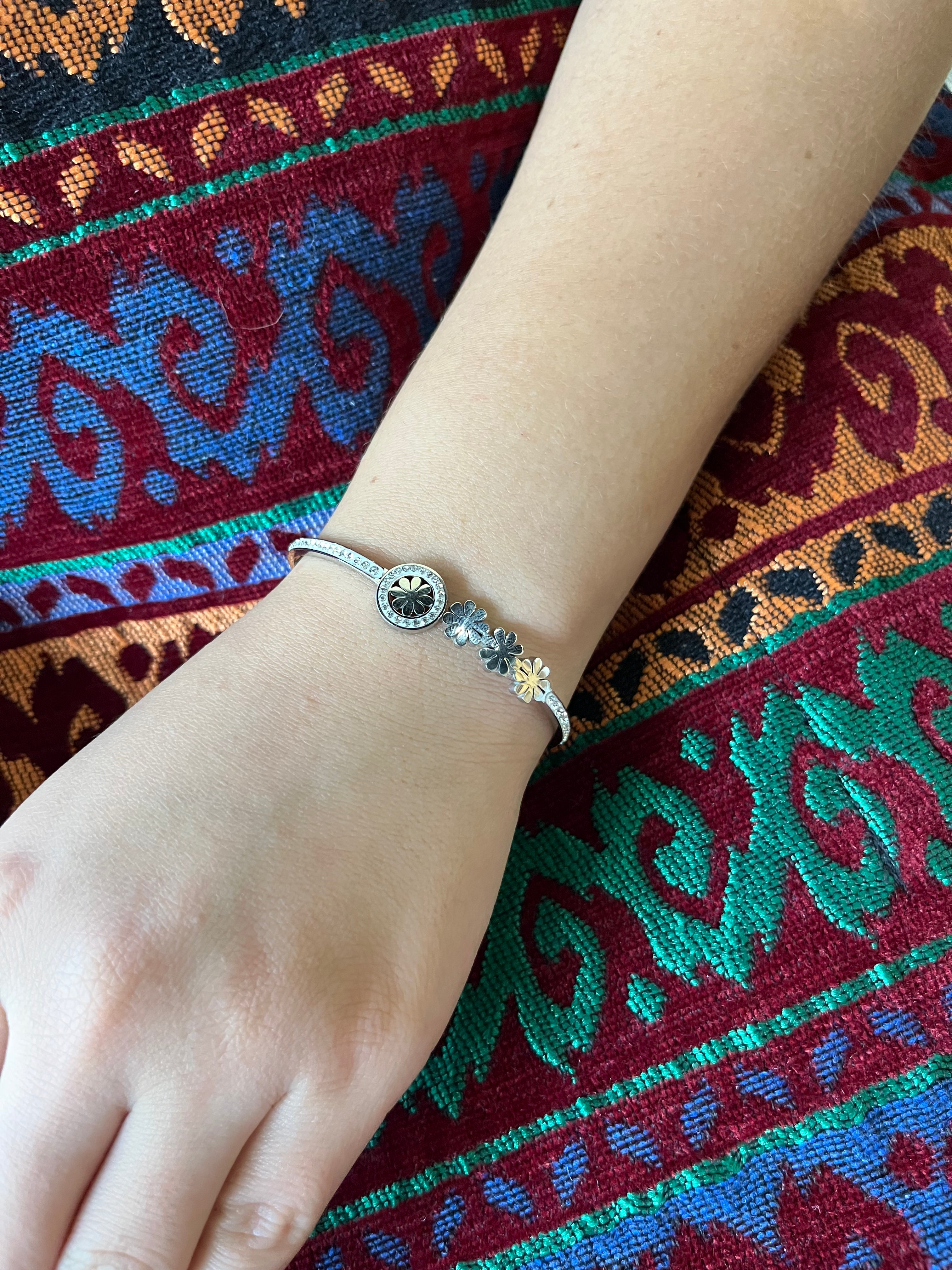 Stainless Steel Paved Flower Bangle Bracelet - SCBR7N06 - BUJIX