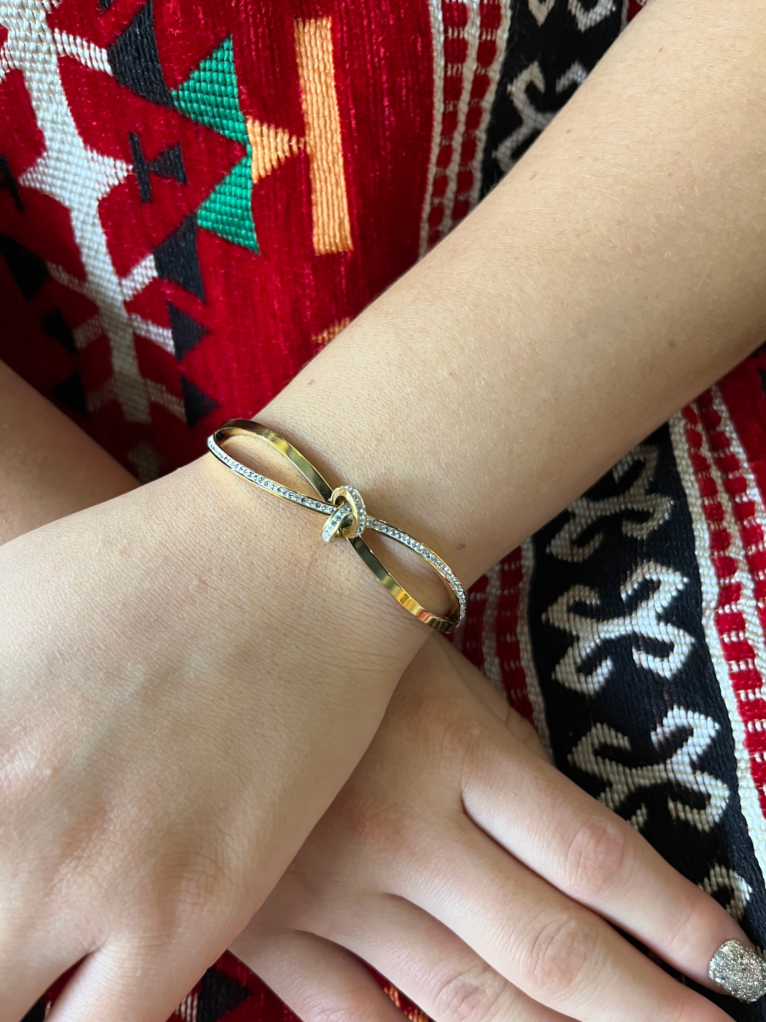 Stainless Steel Infinity Bracelet - SCBR7N08 - BUJIX