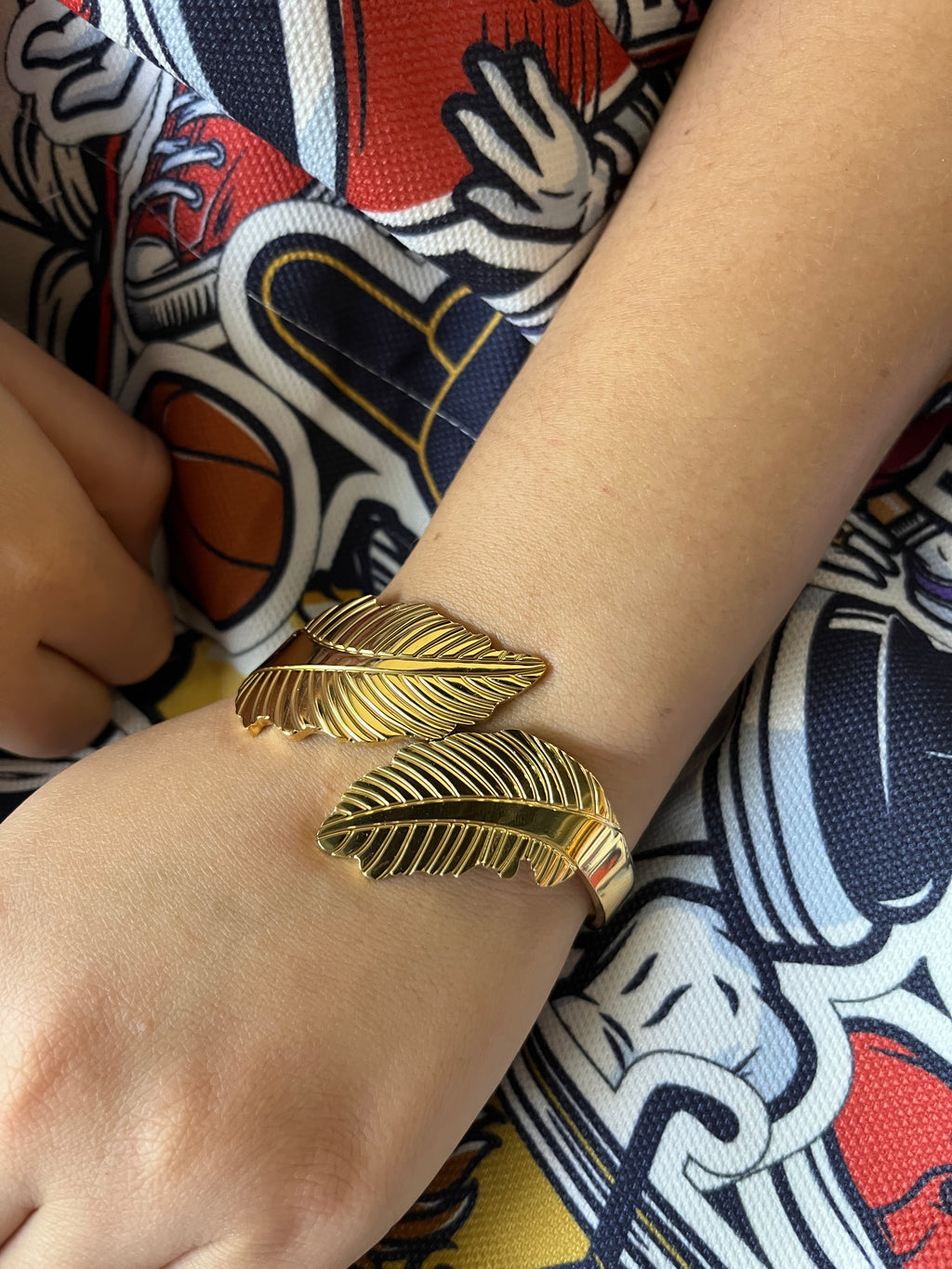 Stainless Steel Leaf Bracelet - SCBR7N10 - BUJIX