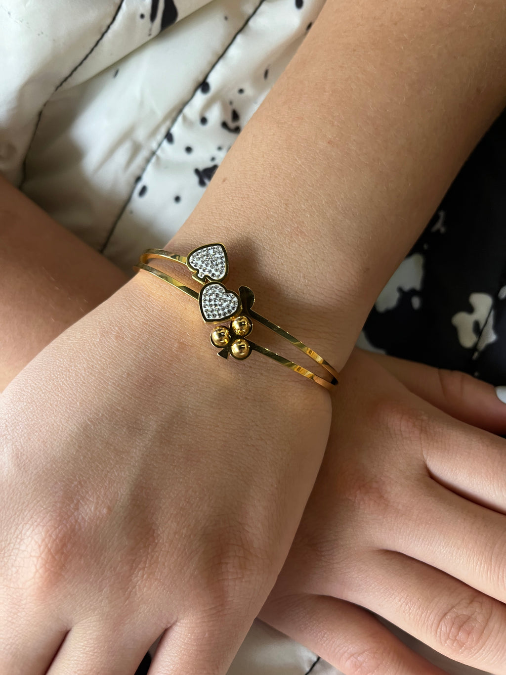 Stainless Steel Heart Bracelet - SCBR8N04 - BUJIX